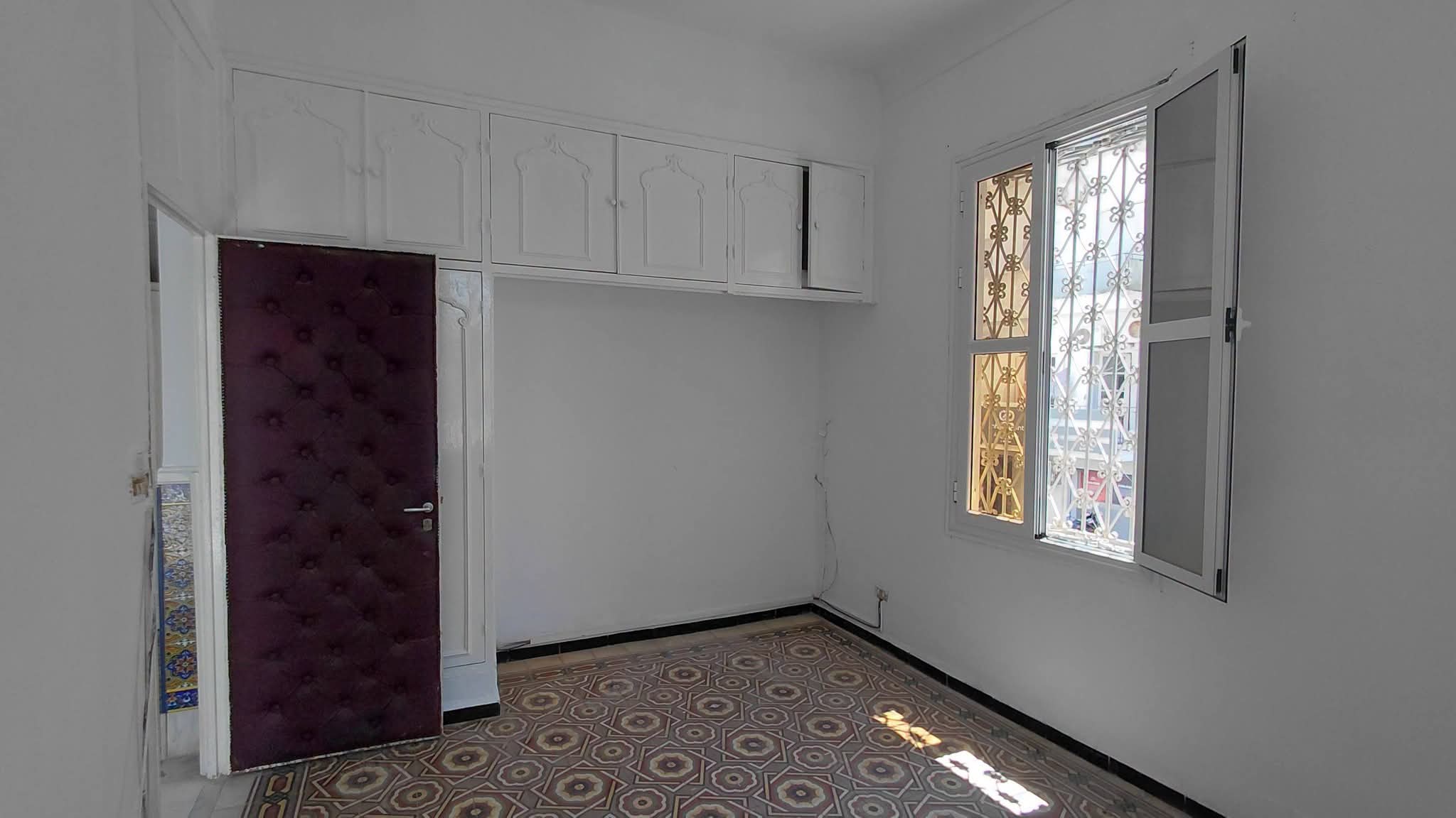 Cite El Khadra&nbsp;Kheireddine Pacha&nbsp;Bureaux & Commerces&nbsp;Bureau&nbsp;Bureau 3 pi�ces a khairedine bacha wb4506