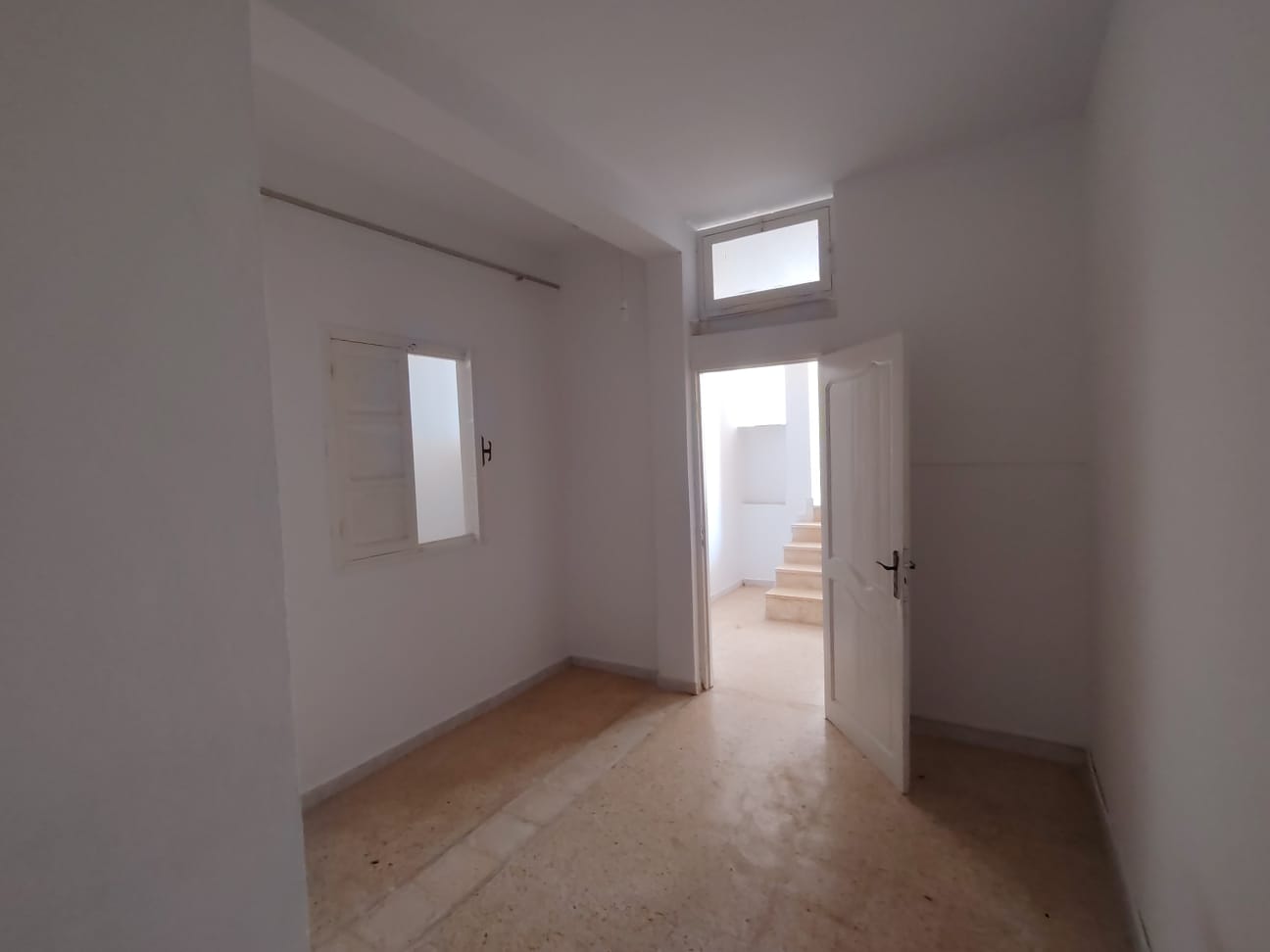 Ariana Ville&nbsp;Cite Ennasr 2&nbsp;Location&nbsp;Maisons&nbsp;Studio rez de jardin h2 a ennasr 2 wb4515