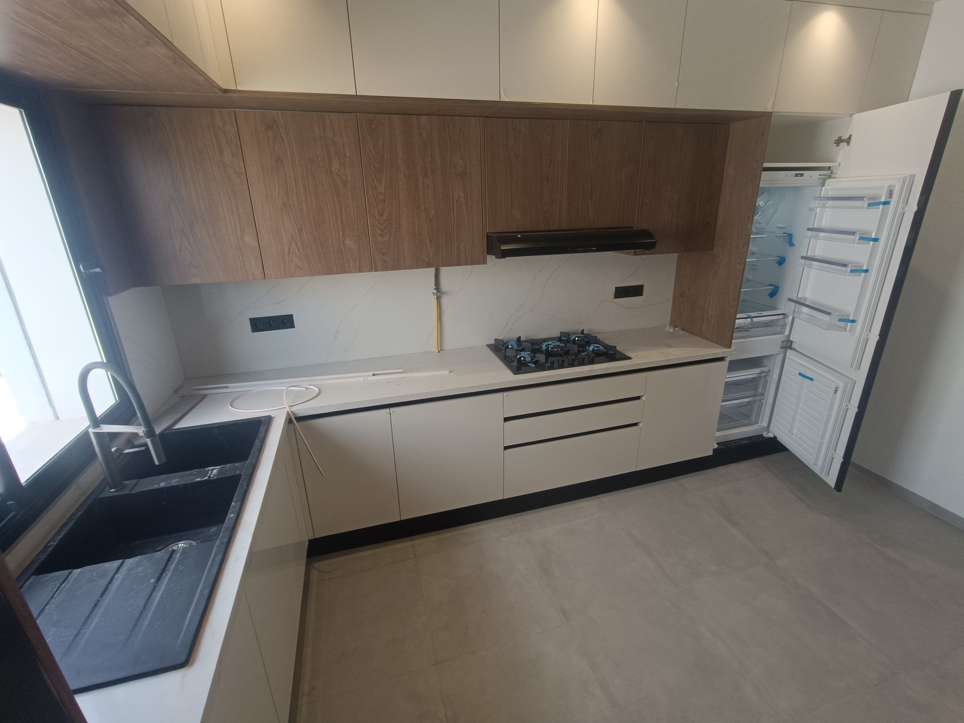 El Menzah&nbsp;Mutuelle Ville&nbsp;Location&nbsp;Appart. 4 pi�ces&nbsp;Premier etage ht standing avec ascenseur neuf