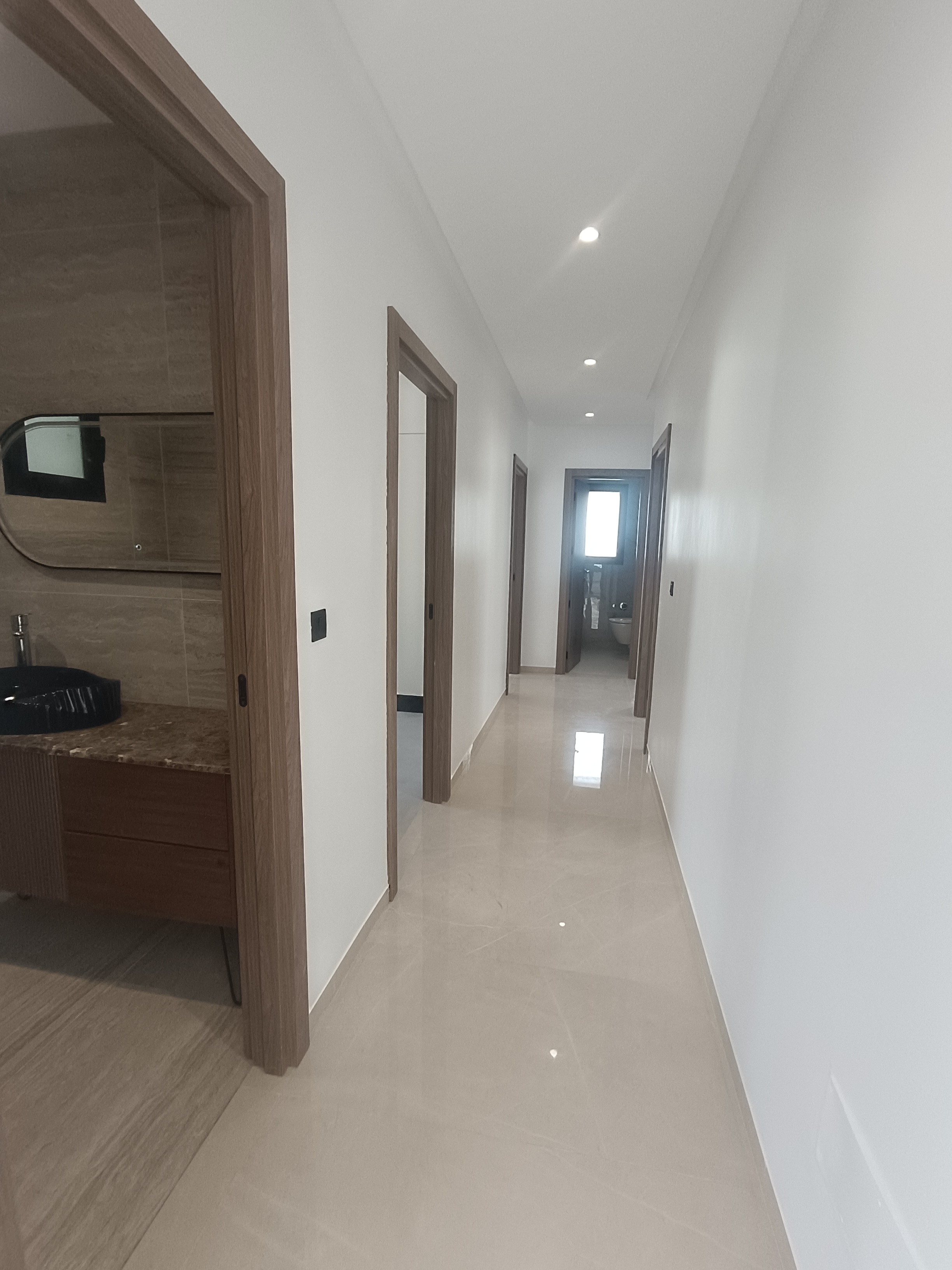 El Menzah&nbsp;Mutuelle Ville&nbsp;Location&nbsp;Appart. 4 pi�ces&nbsp;Premier etage ht standing avec ascenseur neuf