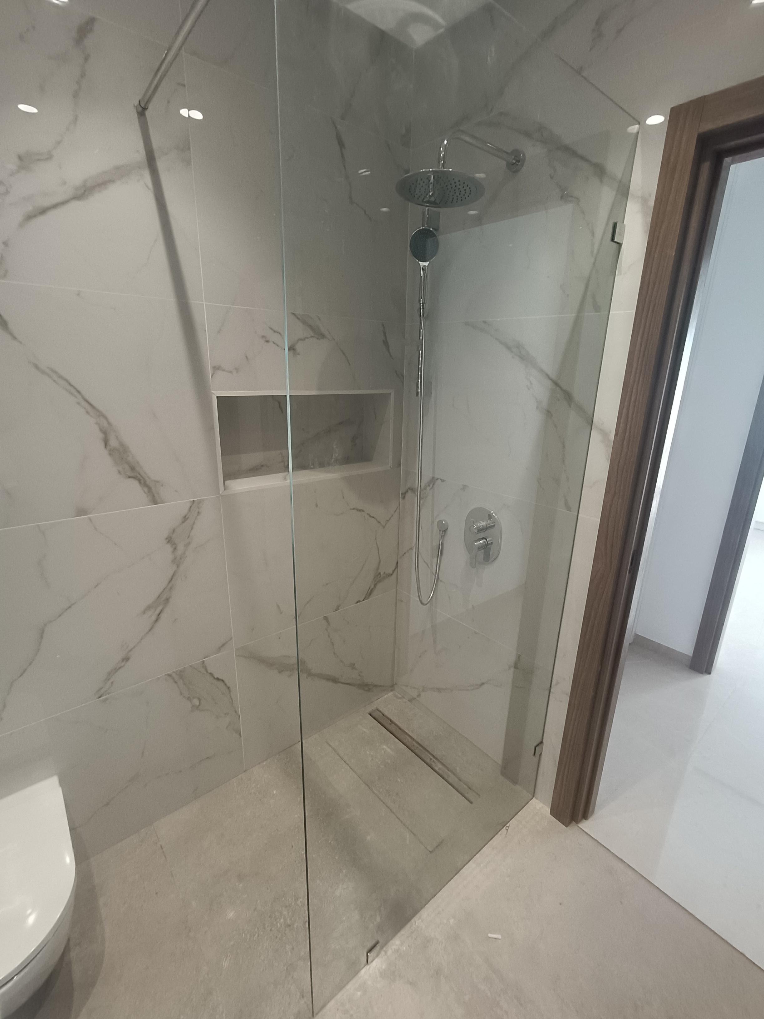 El Menzah&nbsp;Mutuelle Ville&nbsp;Location&nbsp;Appart. 3 pi�ces&nbsp;Etage de villa neuf ht stg avec ascenseur