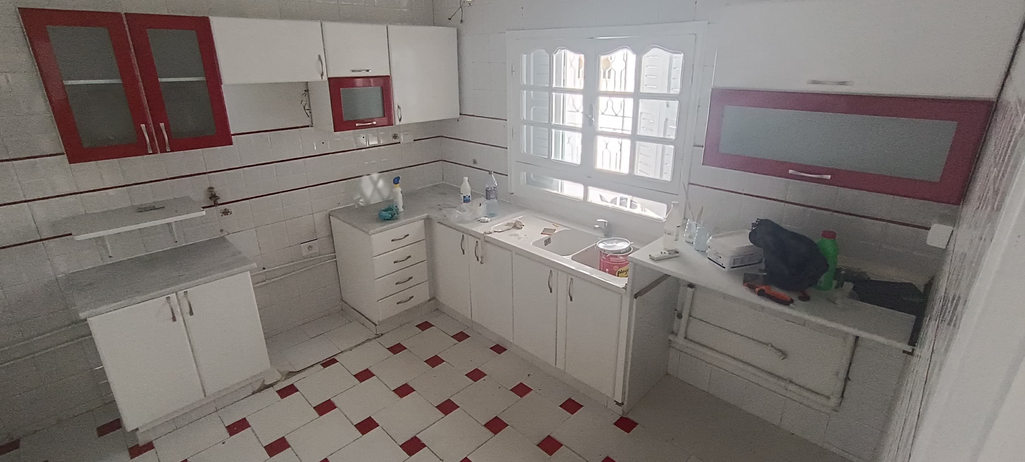 El Menzah&nbsp;El Manar 2&nbsp;Location&nbsp;Appart. 4 pi�ces&nbsp;Etage de villa s3 avec immense terrasse