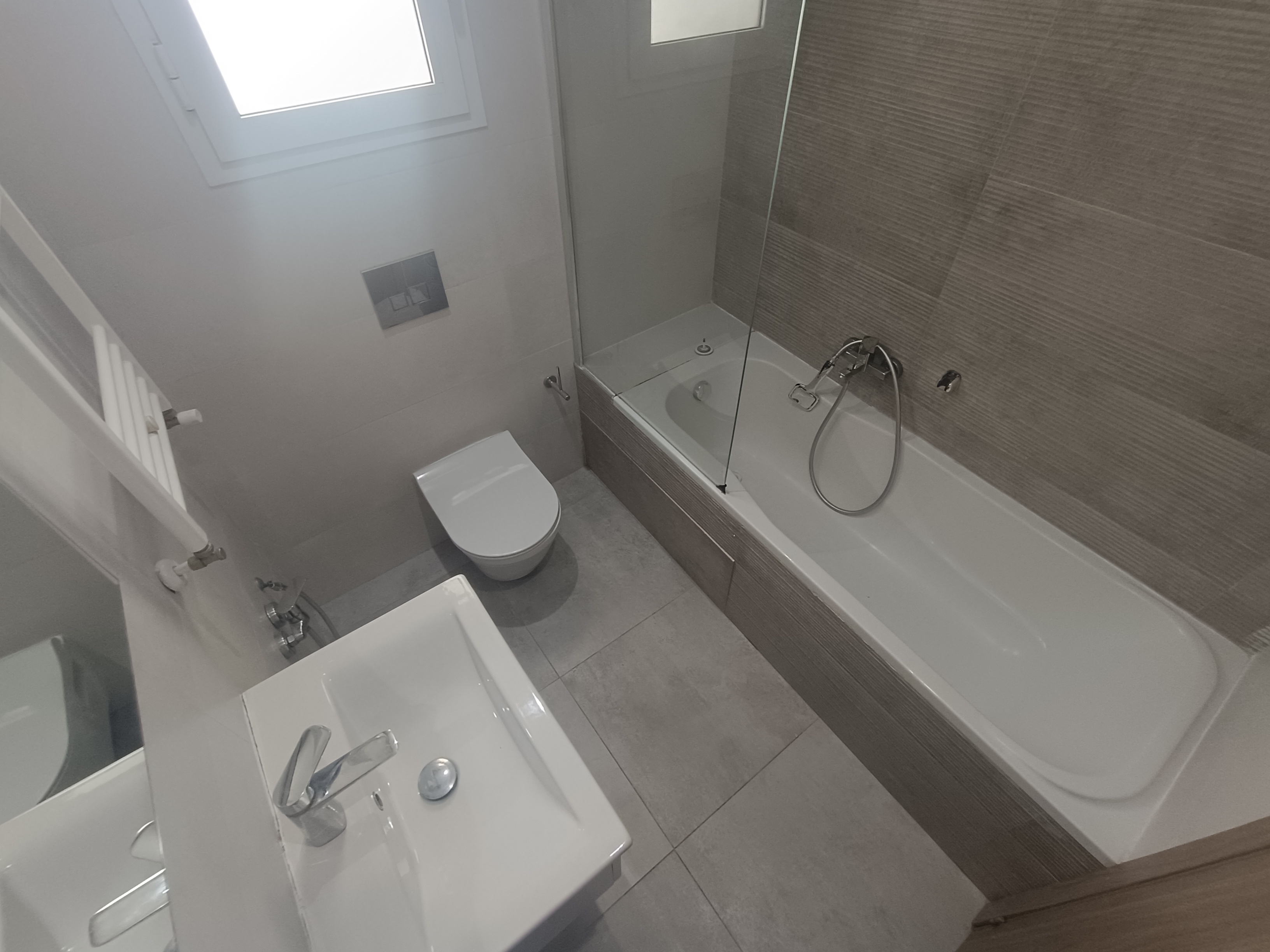 Ariana Ville&nbsp;Cite Ennasr 2&nbsp;Location&nbsp;Appart. 4 pi�ces&nbsp;Appartement s3 dont une suite parentale