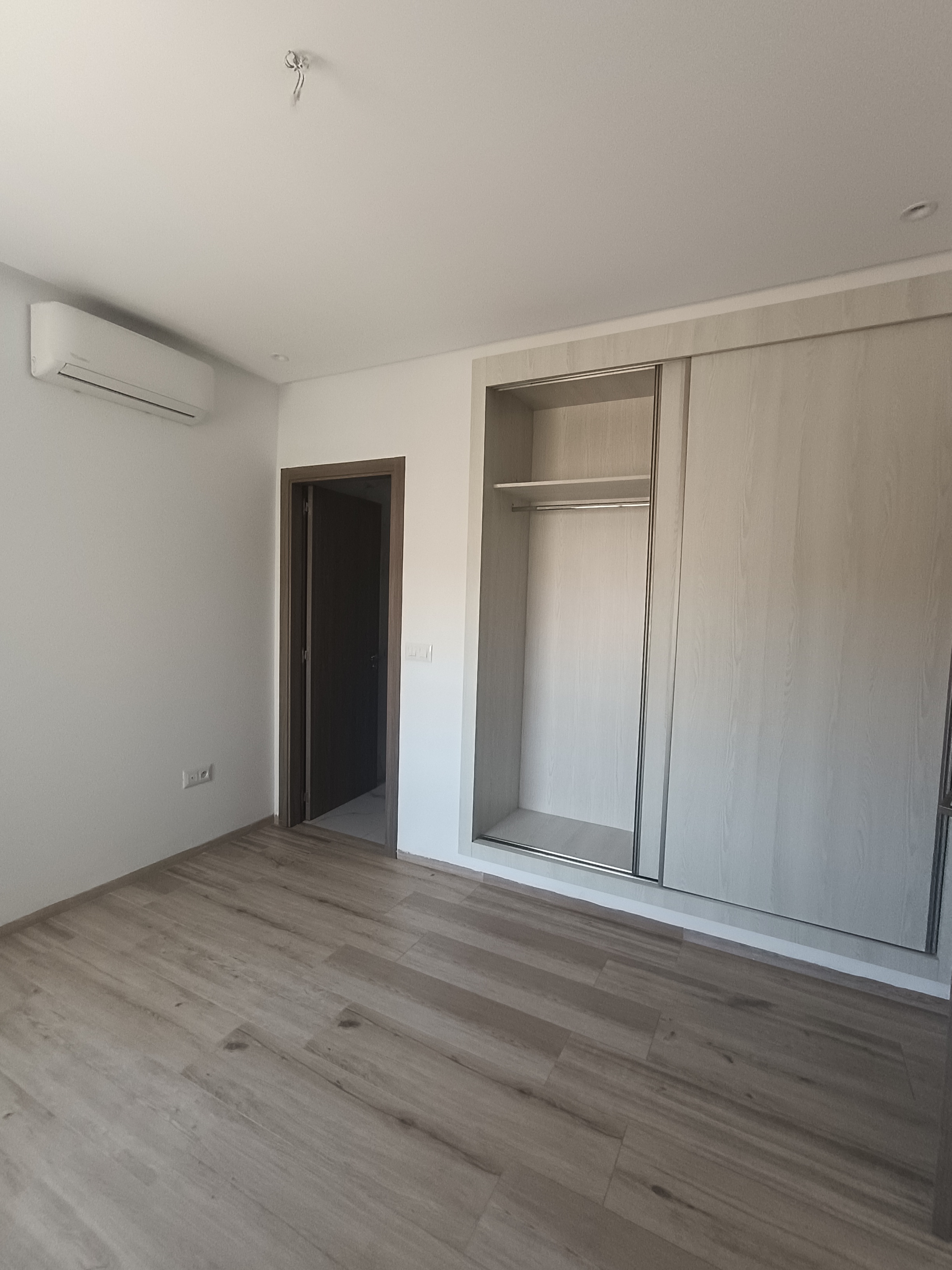 Ariana Ville&nbsp;Cite Ennasr 2&nbsp;Location&nbsp;Appart. 4 pi�ces&nbsp;Appartement s3 dont une suite parentale
