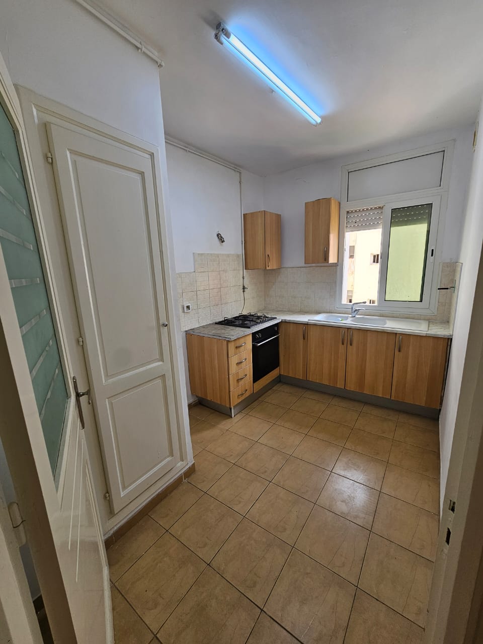 La Marsa&nbsp;El Aouina&nbsp;Location&nbsp;Appart. 3 pi�ces&nbsp;S plus deux aux jardins de l'aouina