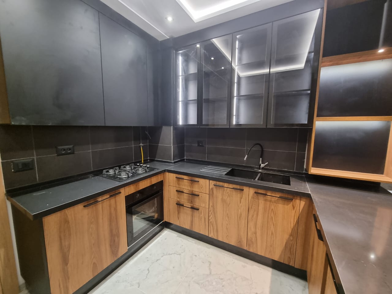 Ain Zaghouan&nbsp;Ain Zaghouan&nbsp;Location&nbsp;Appart. 3 pi�ces&nbsp;S plus deux richement meubl� la nv soukra