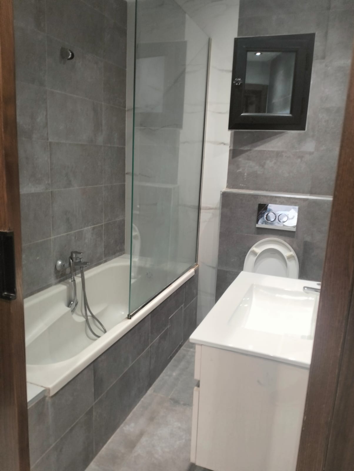 Ain Zaghouan&nbsp;Ain Zaghouan&nbsp;Location&nbsp;Appart. 3 pi�ces&nbsp;S plus deux richement meubl� la nv soukra