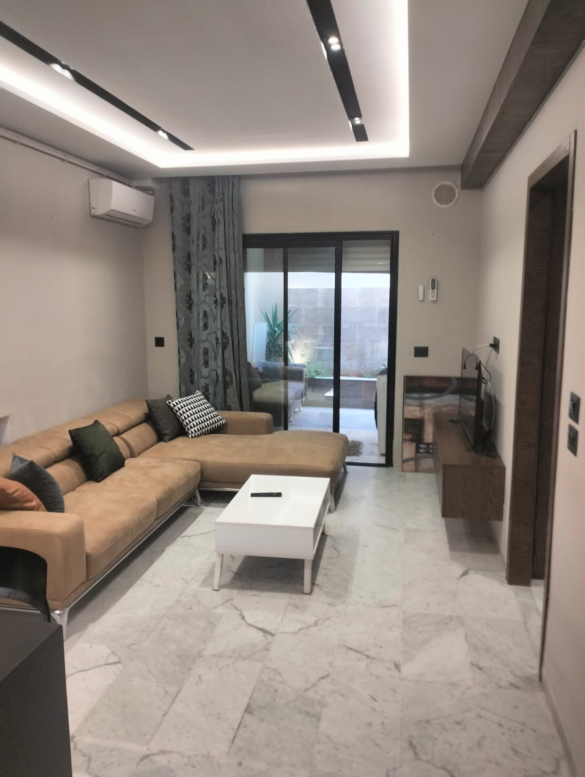 Ain Zaghouan&nbsp;Ain Zaghouan&nbsp;Location&nbsp;Appart. 3 pi�ces&nbsp;S plus deux richement meubl� la nv soukra