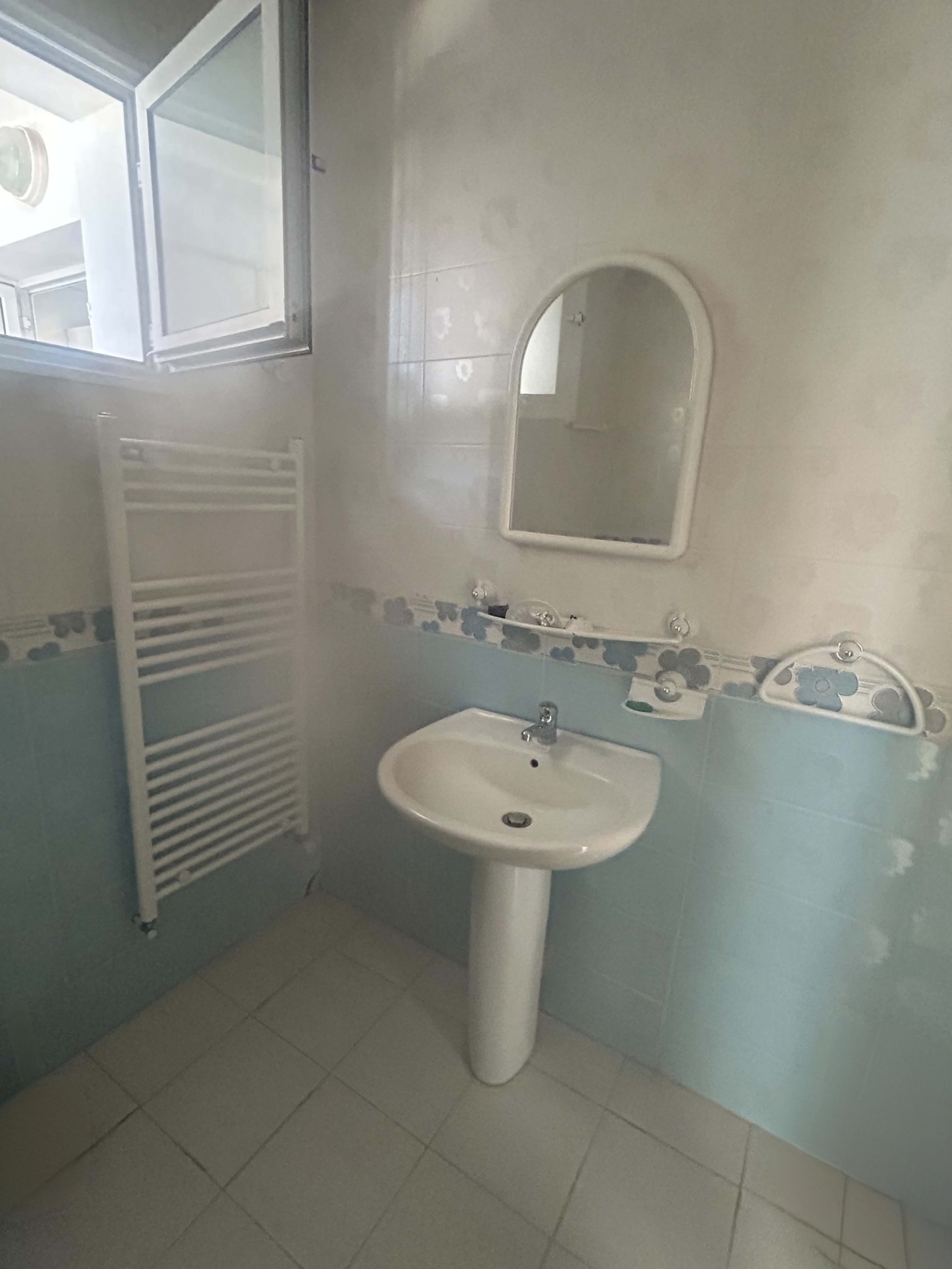 Ariana Ville&nbsp;Cite Jaafar&nbsp;Location&nbsp;Appart. 3 pi�ces&nbsp;Appartement salon et 2 chambres