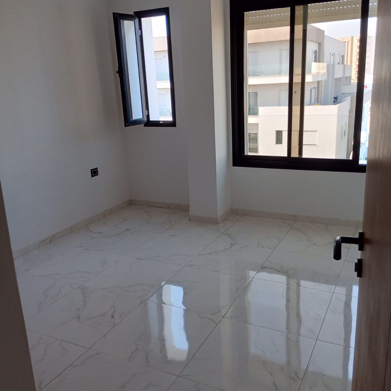 Sousse Jaouhara&nbsp;Cite Sahloul&nbsp;Location&nbsp;Appart. 3 pi�ces&nbsp;Bel nouveau appartement s2 non meubl� � sahloul4