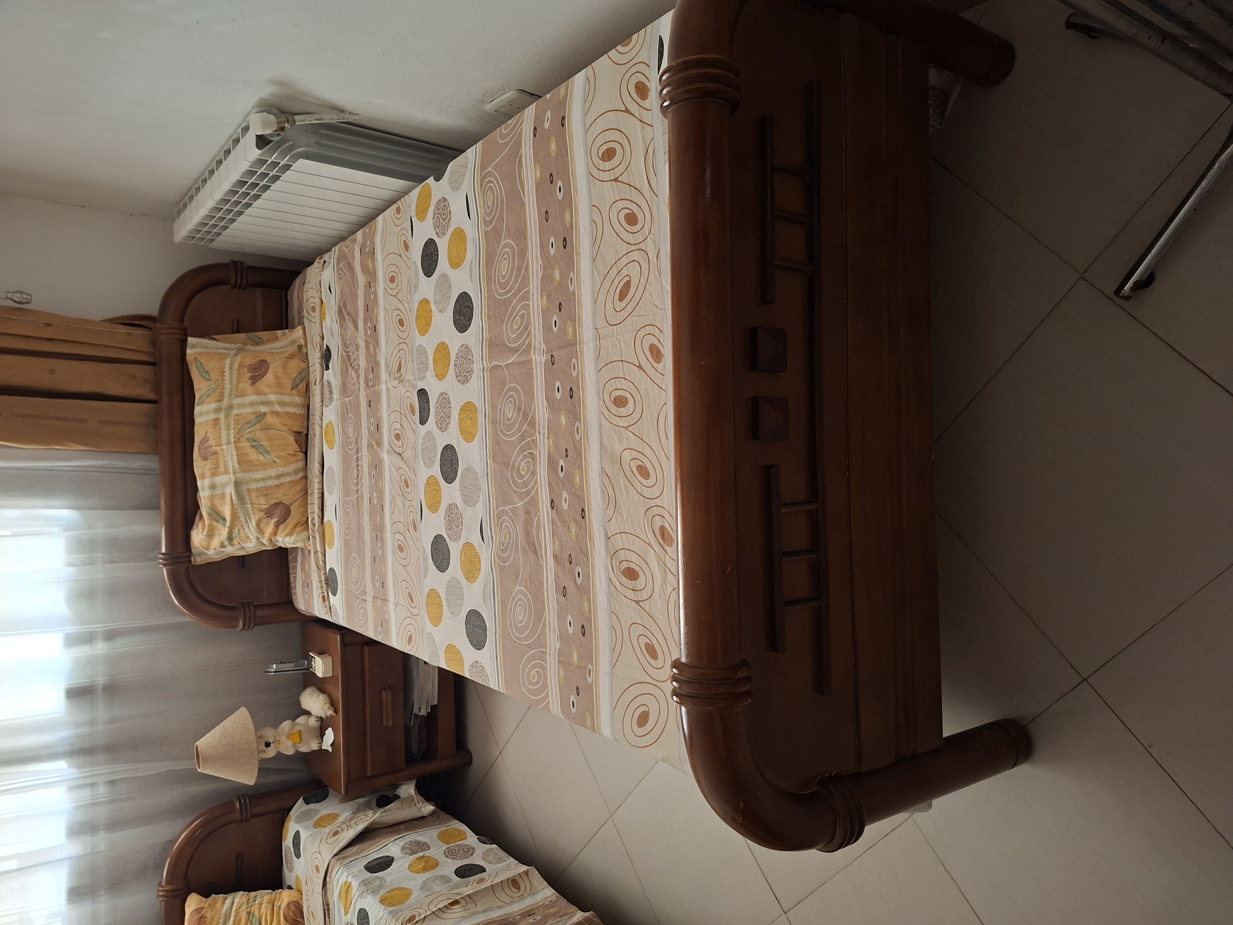 El Mourouj&nbsp;El Mourouj&nbsp;Chambres � coucher&nbsp;Lits&nbsp;Lits avec matelas et tables de nuit