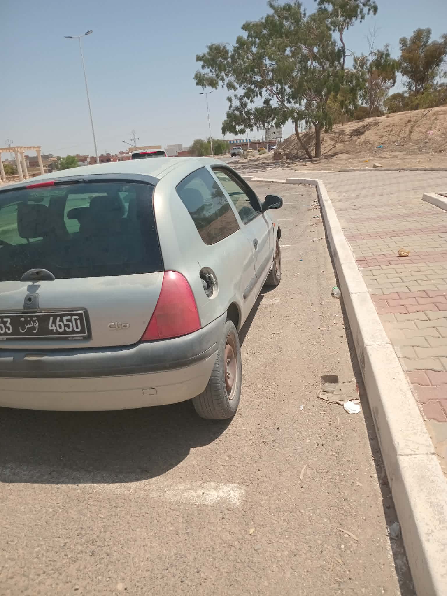 El Ksar&nbsp;Cite De La Gare&nbsp;Renault&nbsp;Clio&nbsp;Renault clio 2 bombee rs   2portes