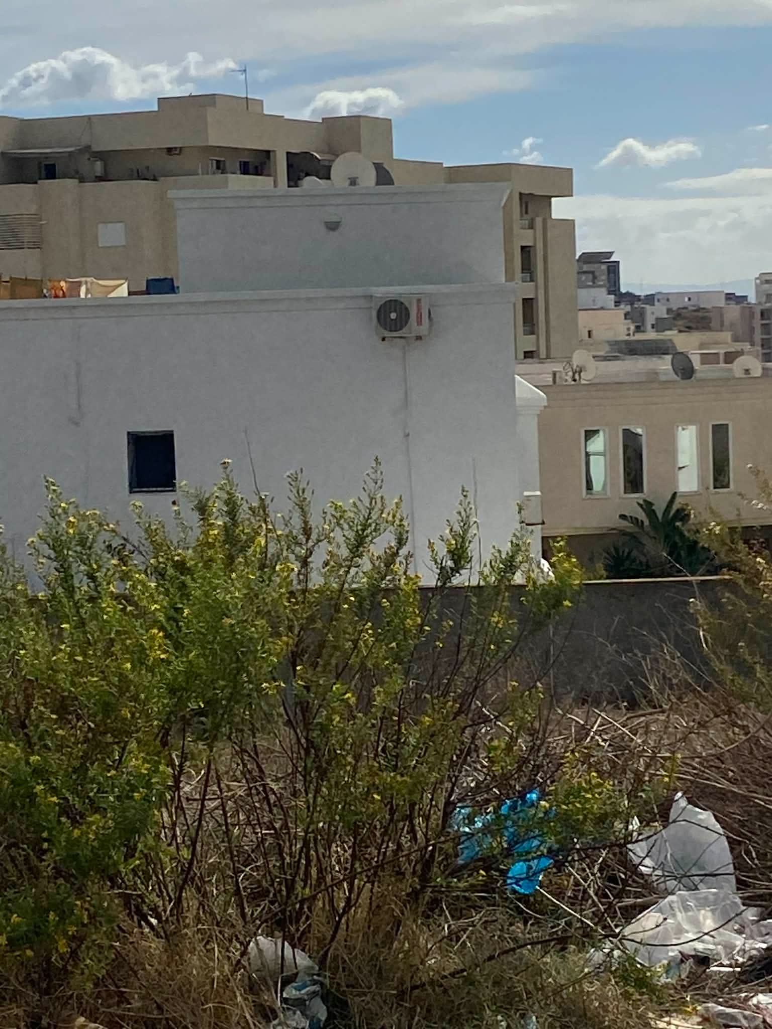 Mnihla&nbsp;Jardins d'el Menzah&nbsp;Terrain&nbsp;Terrain nu&nbsp;Terain titre bleu
