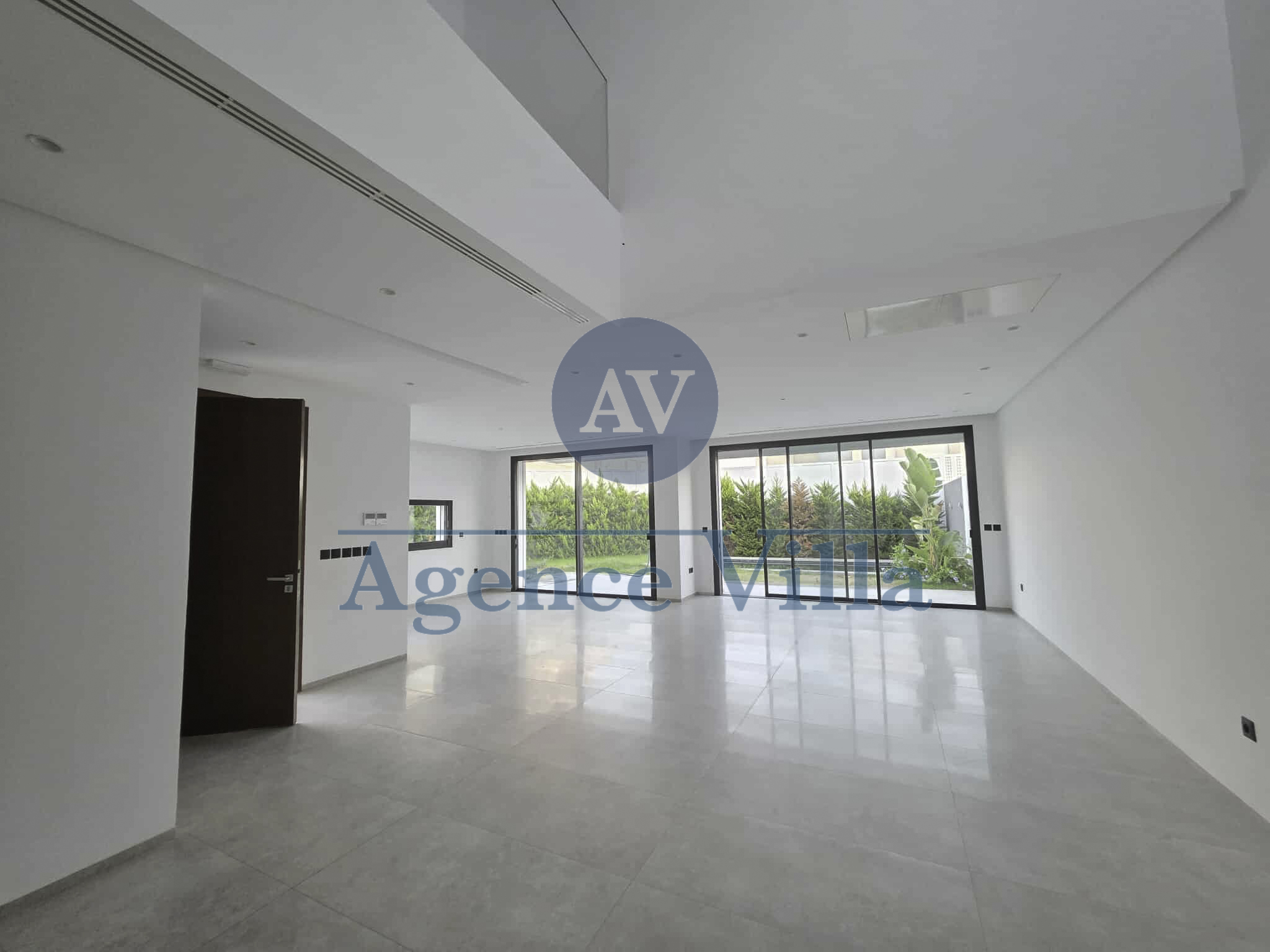 La Marsa&nbsp;Berge Du Lac&nbsp;Location&nbsp;Maisons&nbsp;Une villa s4 avec jardin et piscine au lac 2