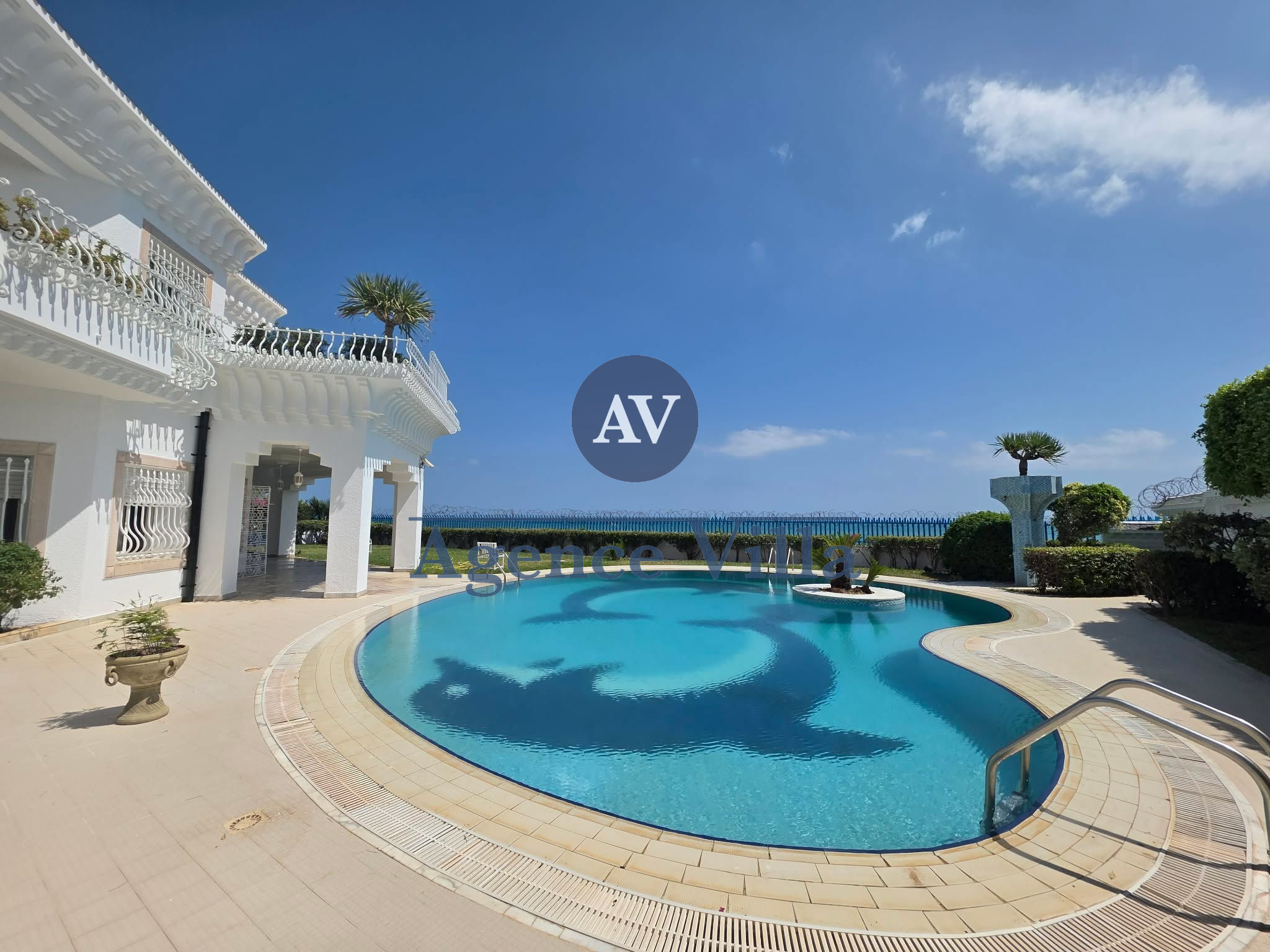 La Marsa&nbsp;Marsa Safsaf&nbsp;Location&nbsp;Maisons&nbsp;Villa de luxe avec piscine et vue sur mer