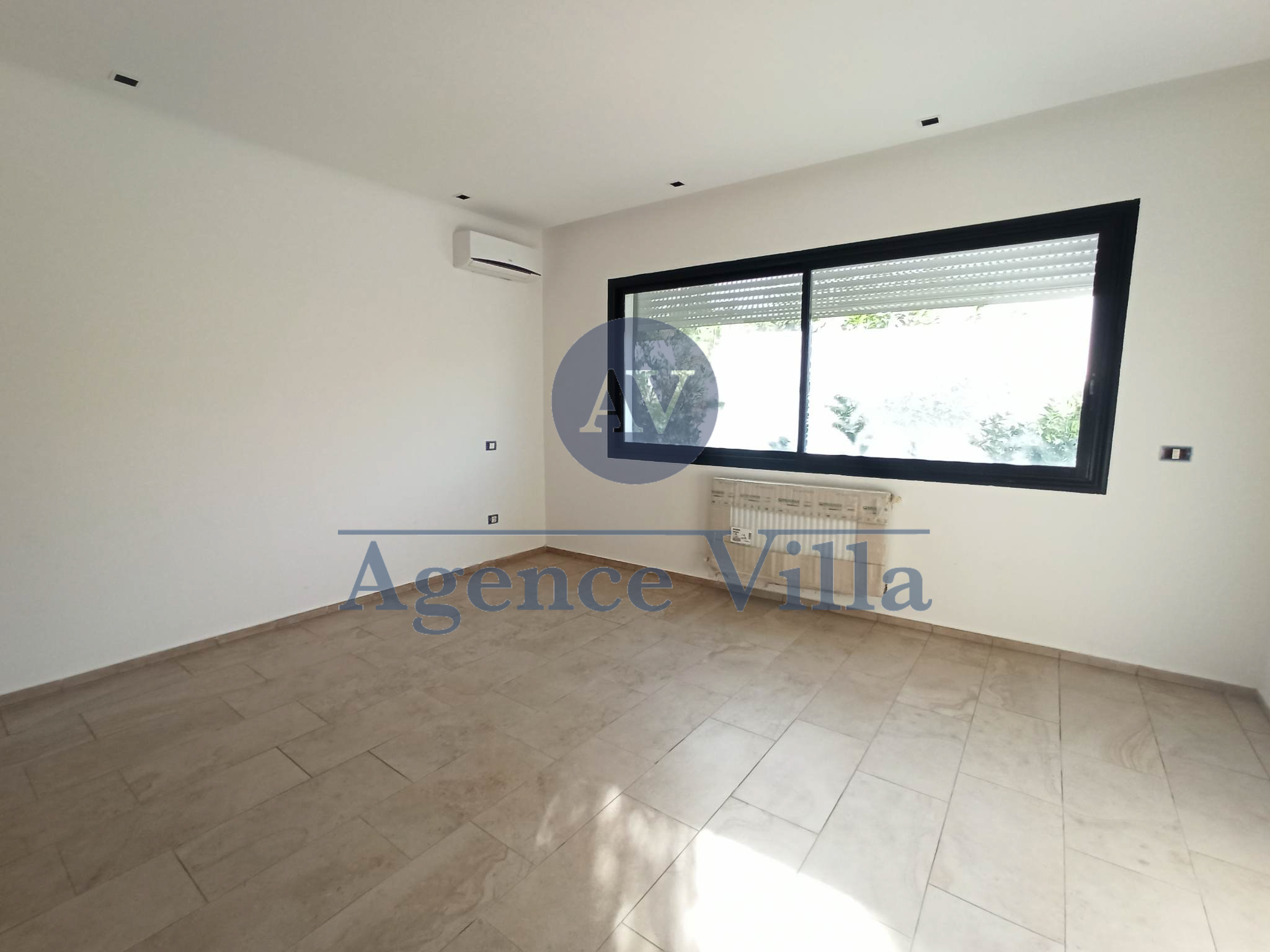 La Soukra&nbsp;La Soukra&nbsp;Location&nbsp;Duplex&nbsp;Un duplex s3 ind�pendant � la soukra