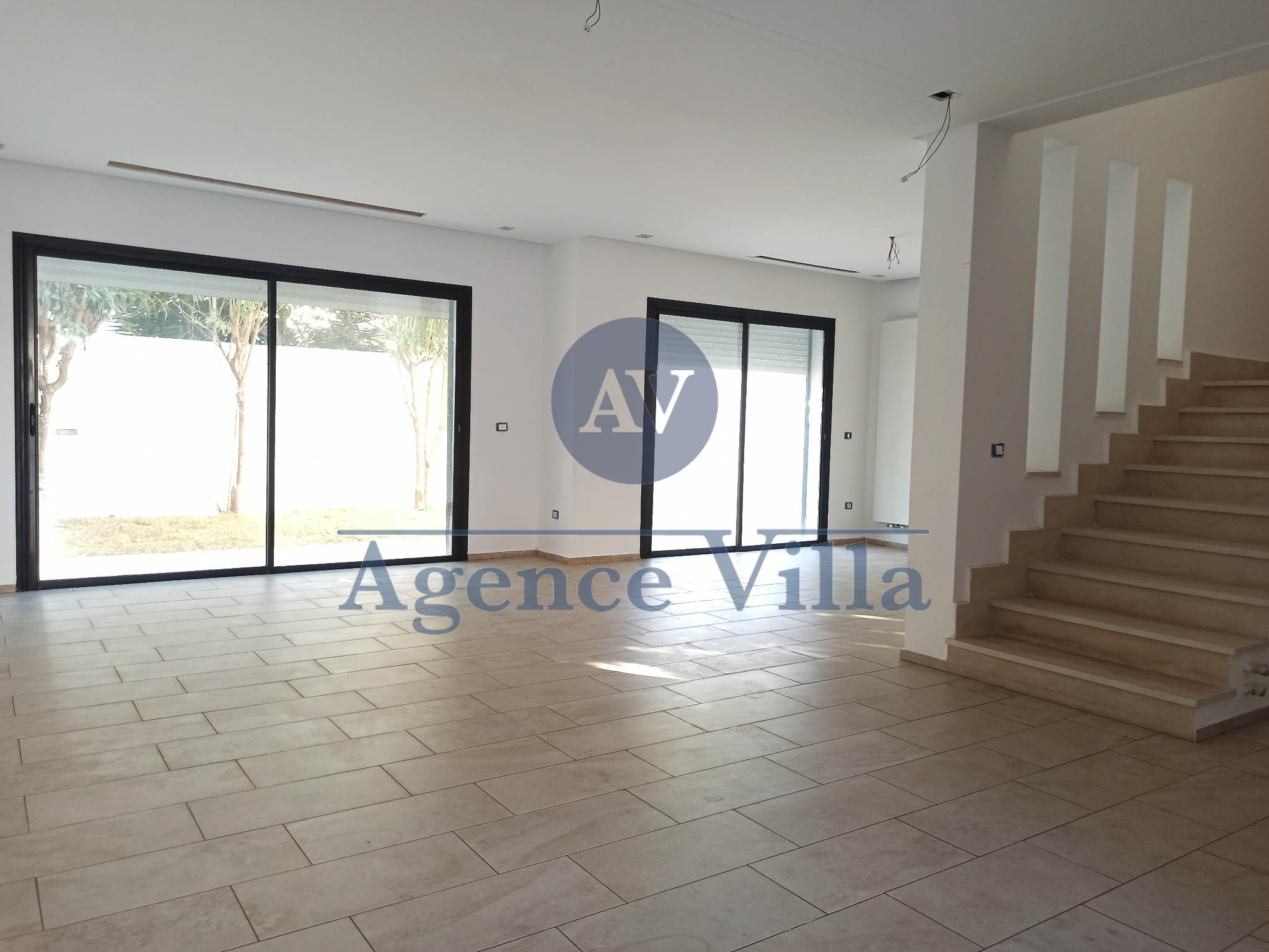 La Soukra&nbsp;La Soukra&nbsp;Location&nbsp;Duplex&nbsp;Un duplex s3 ind�pendant � la soukra
