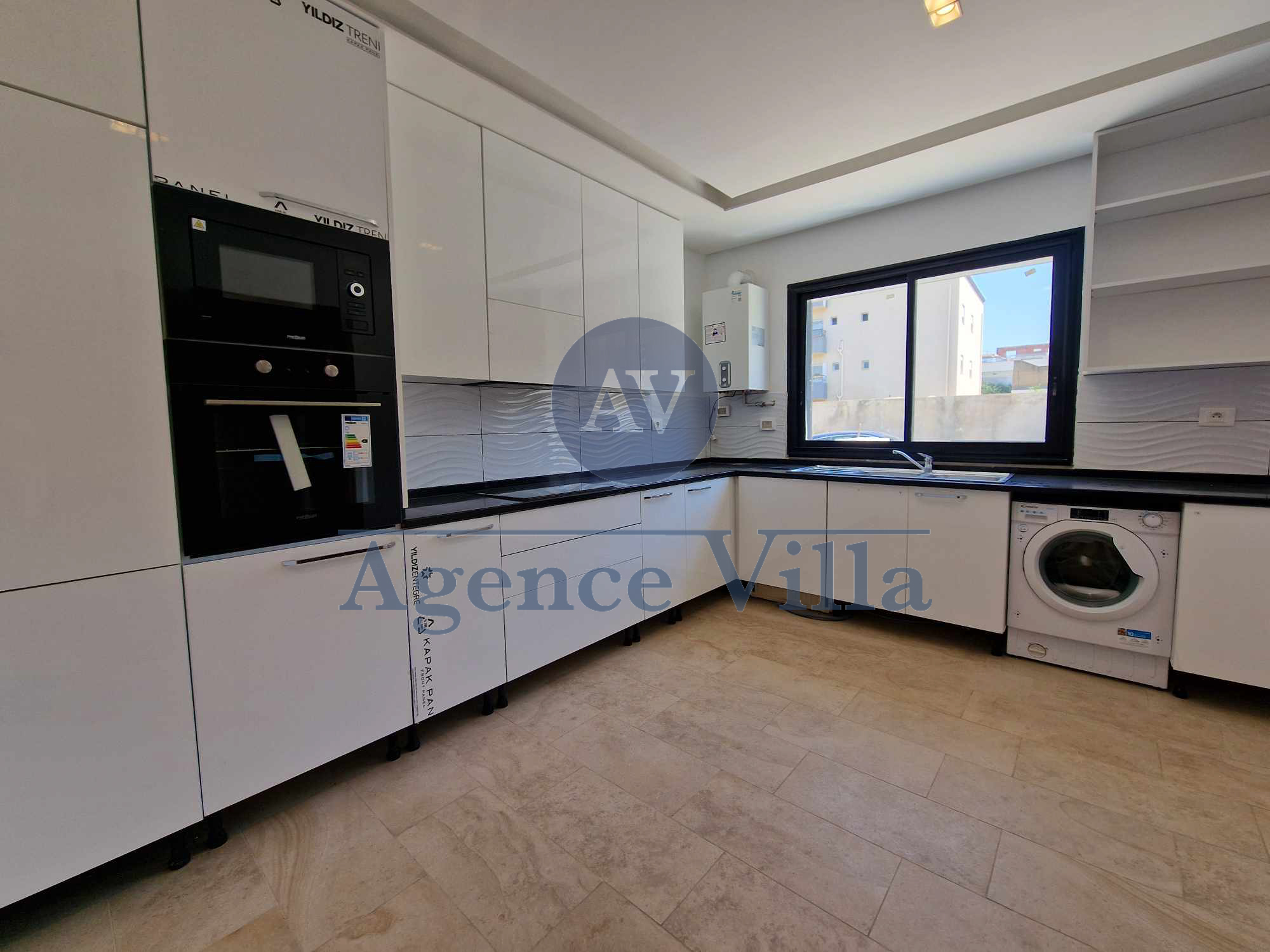 La Soukra&nbsp;La Soukra&nbsp;Location&nbsp;Duplex&nbsp;Un duplex s3 ind�pendant � la soukra
