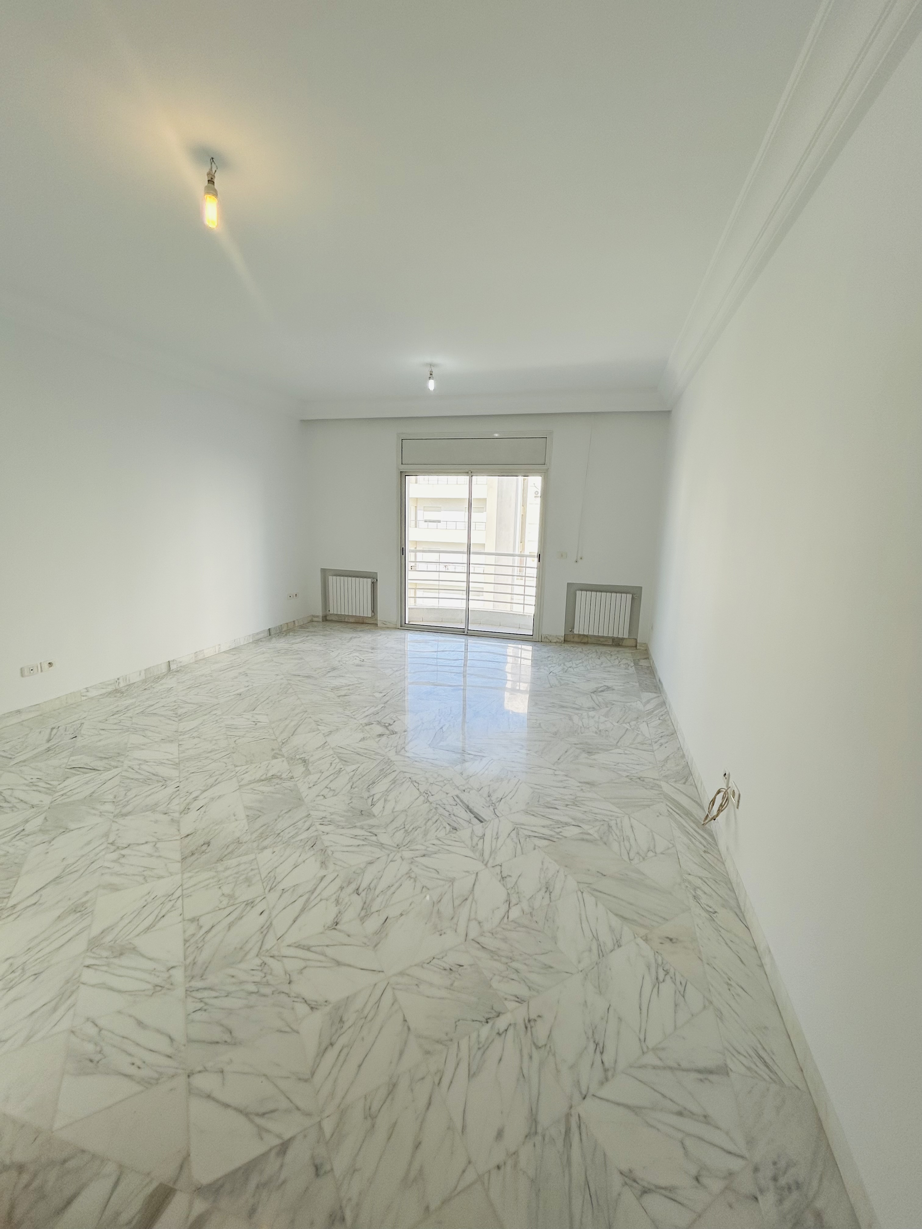 Ain Zaghouan&nbsp;Ain Zaghouan&nbsp;Location&nbsp;Appart. 4 pi�ces&nbsp;S 3 ain zaghouane nord cote monoprix