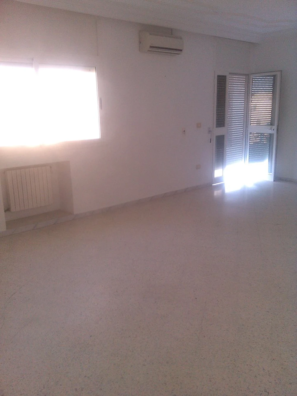 La Marsa&nbsp;Cite Bhar Lazreg&nbsp;Location&nbsp;Appart. 4 pi�ces&nbsp;Opportunite