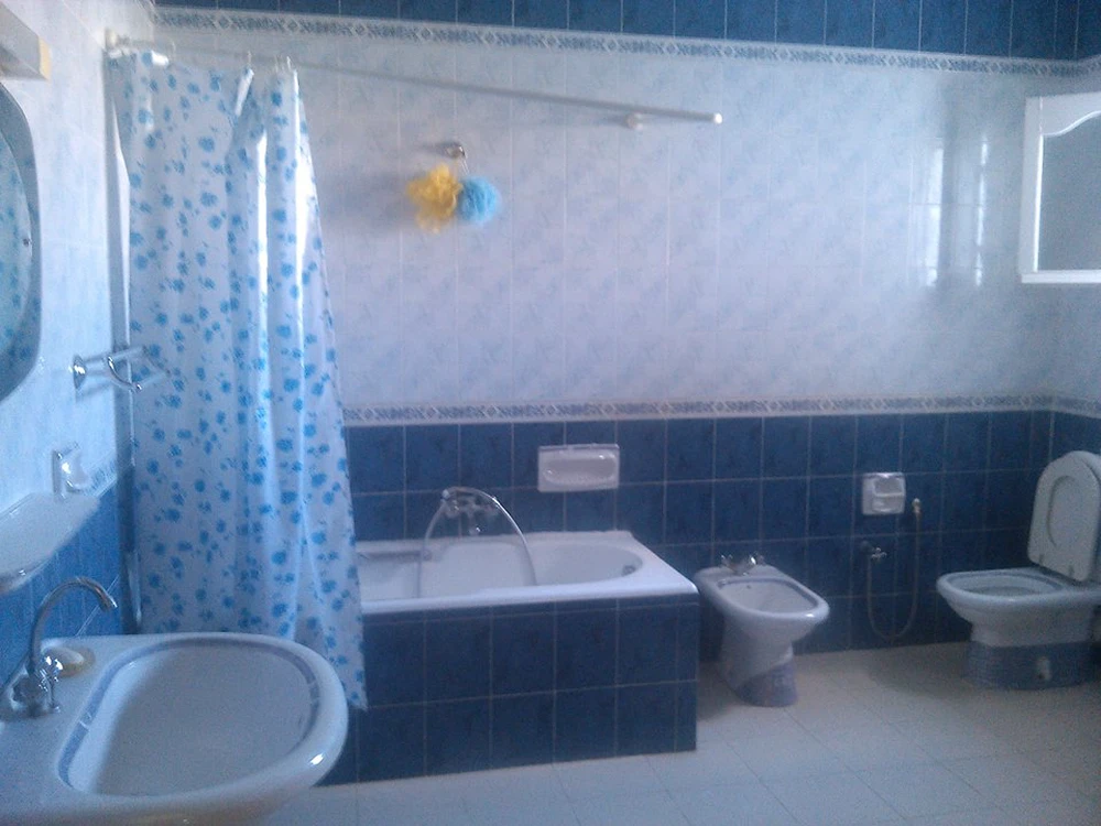 La Marsa&nbsp;Cite Bhar Lazreg&nbsp;Location&nbsp;Appart. 4 pi�ces&nbsp;Opportunite