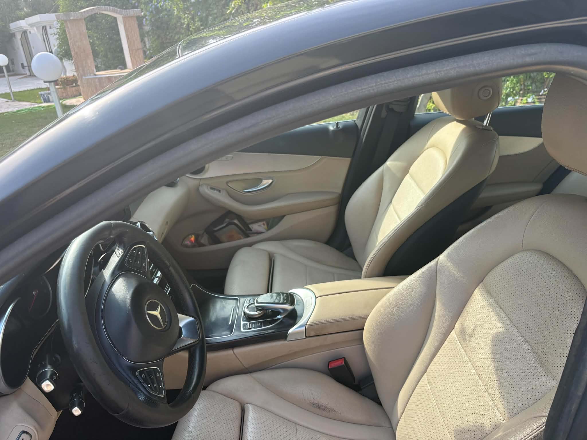 Mahdia&nbsp;Mahdia&nbsp;Mercedes&nbsp;C&nbsp;Mercedes c180 essence  automatique  tr�s bon �tat