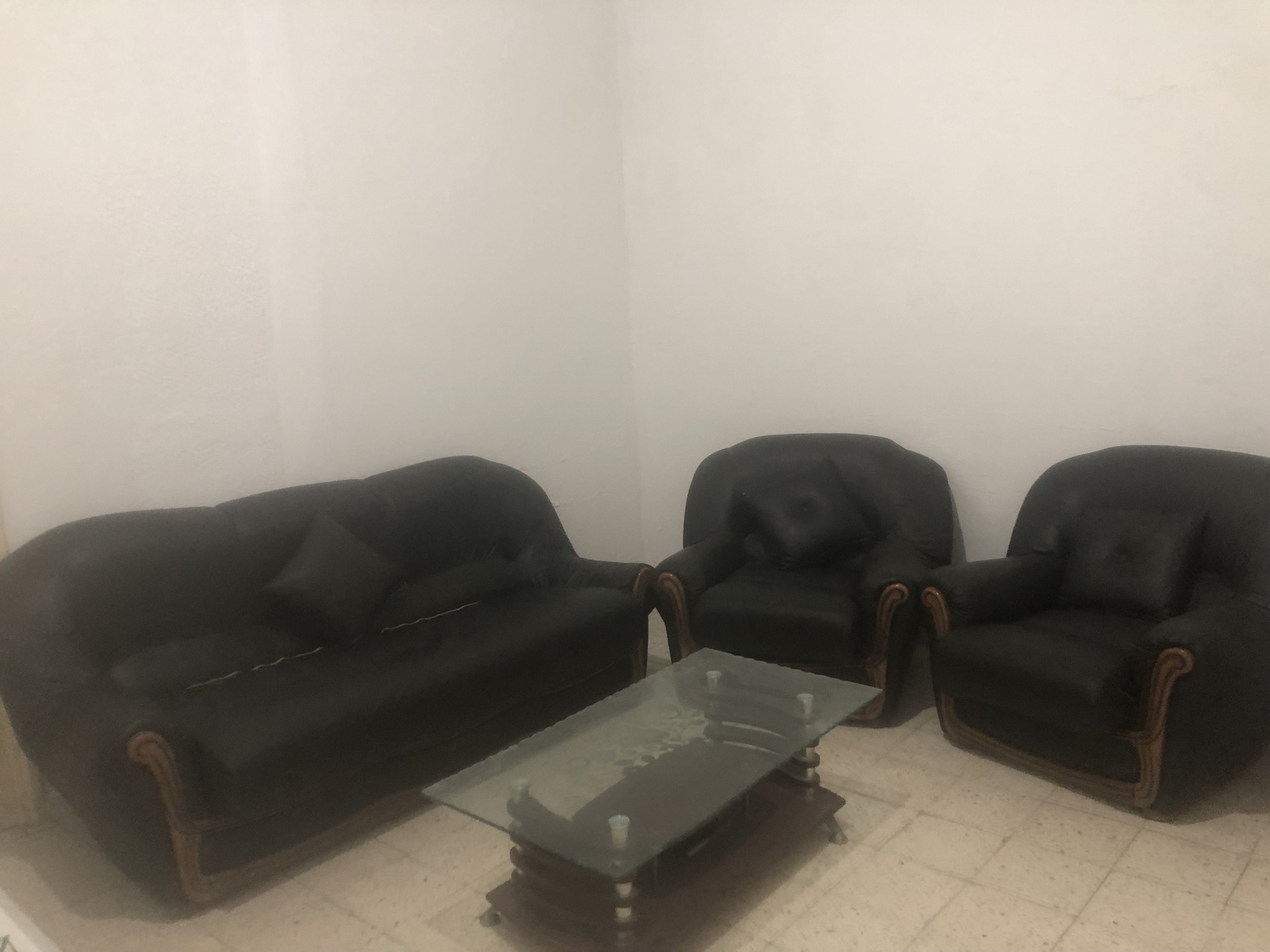 Bab Bhar&nbsp;Hedi Chaker&nbsp;Location&nbsp;Appart. 2 pi�ces&nbsp;A voir absolument