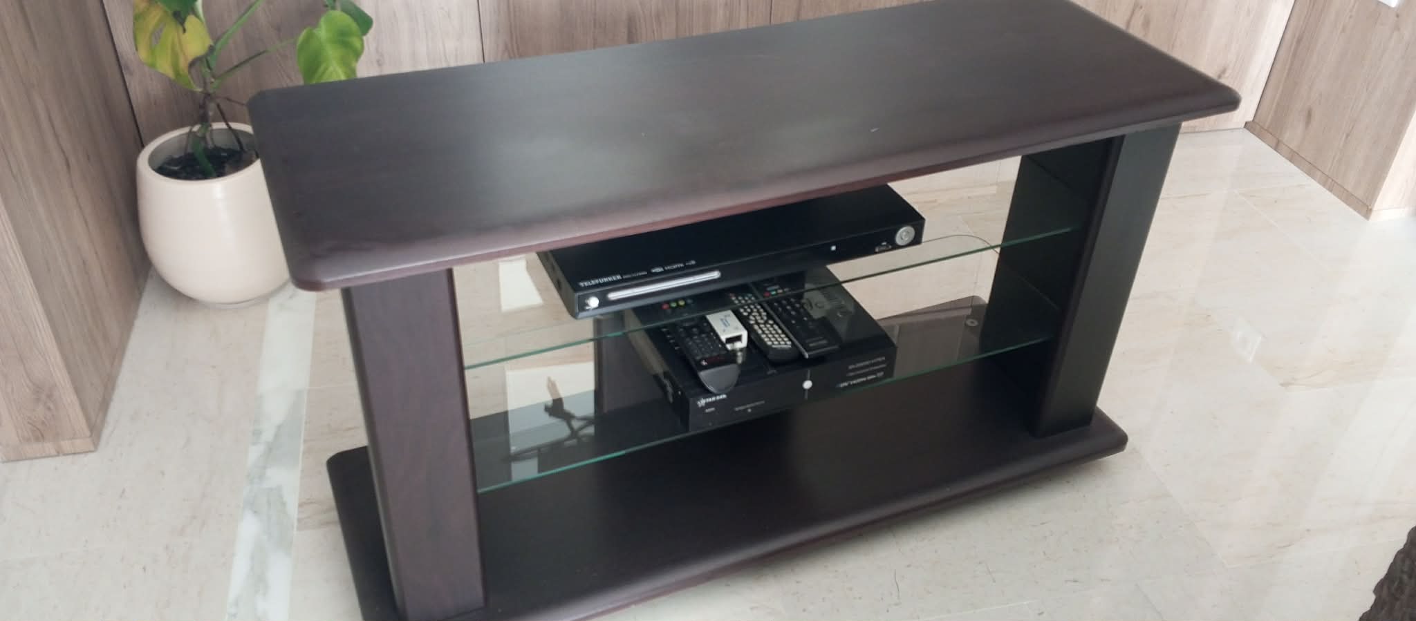 La Soukra&nbsp;La Soukra&nbsp;Autres meubles&nbsp;Autres&nbsp;Meuble tv en tr�s bon �tat