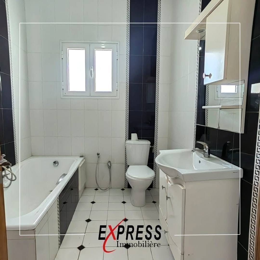 Mnihla&nbsp;Jardins d'el Menzah&nbsp;Location&nbsp;Appart. 4 pi�ces&nbsp;�tage de villa s3 jardin menzah 2