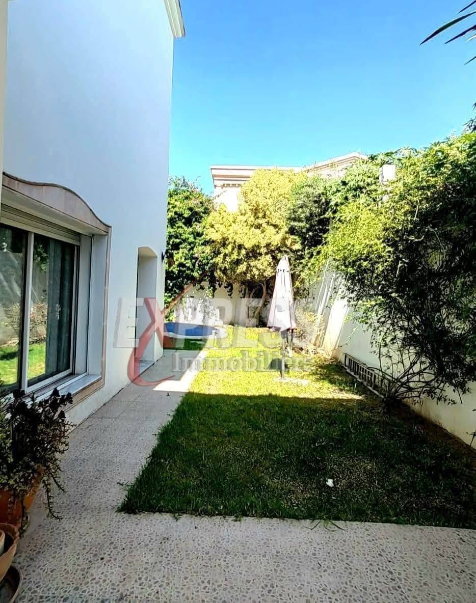 Rades&nbsp;Rades Medina&nbsp;Vente&nbsp;Maisons&nbsp;Villa sur deux niveaux avec jardin et piscine