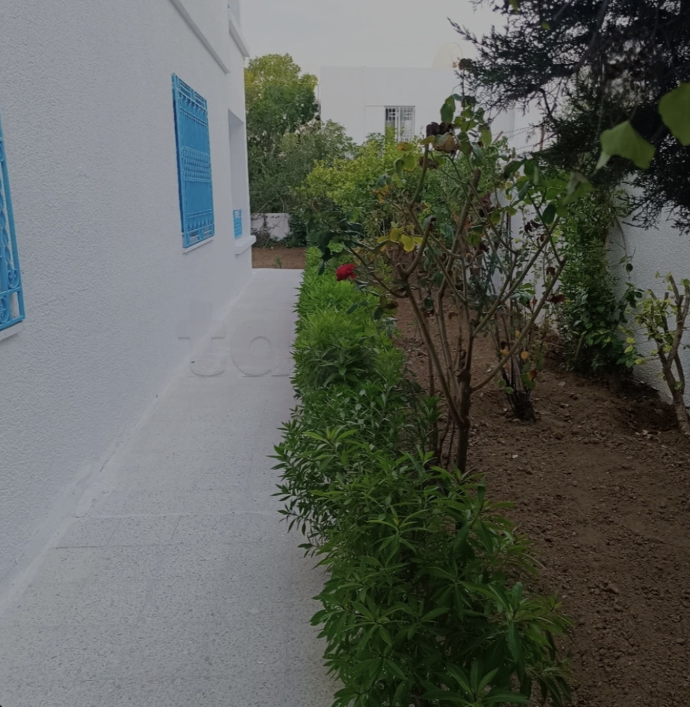 Ariana Ville&nbsp;El Menzah 7&nbsp;Location&nbsp;Appart. 4 pi�ces&nbsp;Rez de jardin de villa ind�pendant a menzah 7