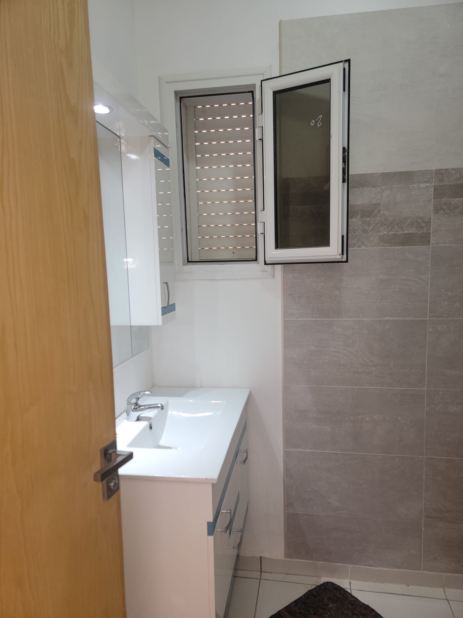 Djerba - Midoun&nbsp;Beni Maaguel&nbsp;Location&nbsp;Appart. 2 pi�ces&nbsp;Appartement 2 pi�ces meubl� 6 km midoun climatis�