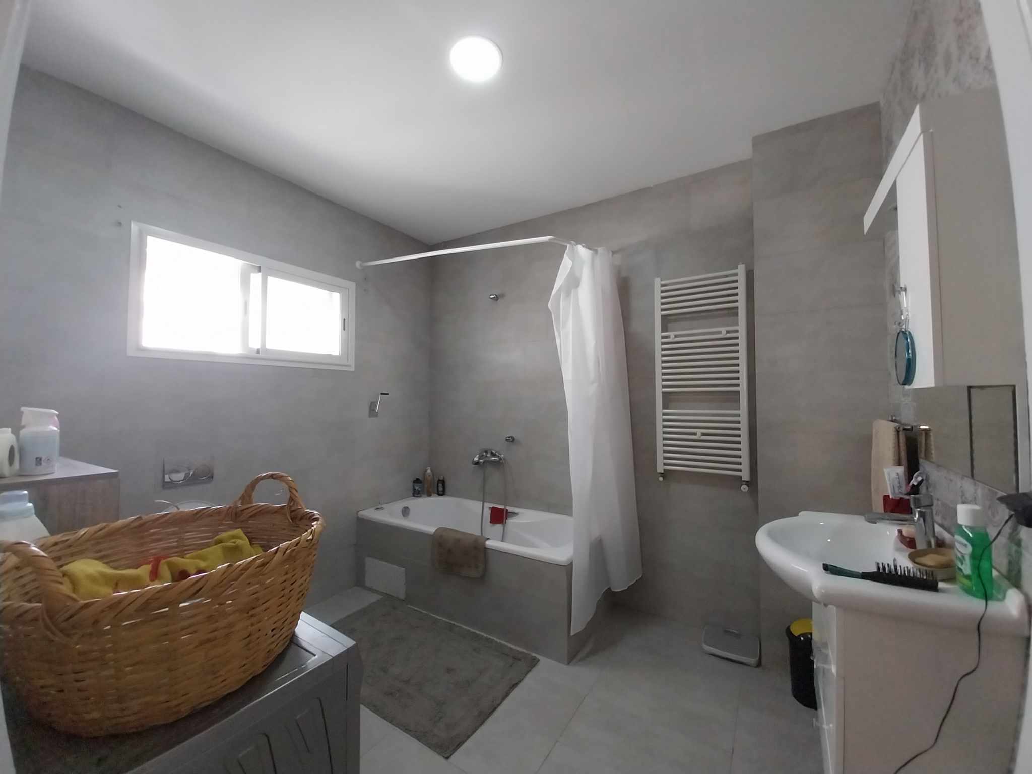 Bab Bhar&nbsp;Bab Bhar&nbsp;Vente&nbsp;Appart. 4 pi�ces&nbsp;Appartement meubl� � l'avenue habib thameur tunis