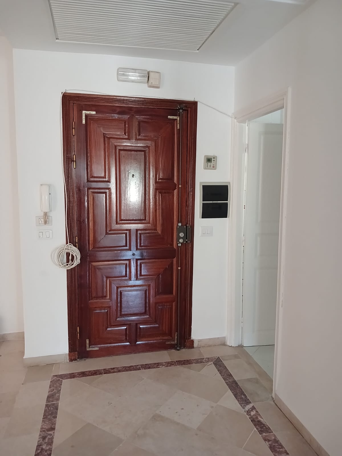 Ariana Ville&nbsp;Borj El Baccouche&nbsp;Location&nbsp;Appart. 3 pi�ces&nbsp;Appartement bien situ� � ariana proche du cun