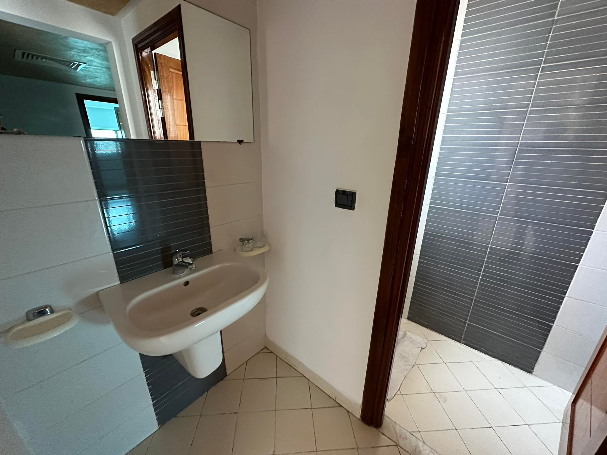 El Menzah&nbsp;Tunis Belvedere&nbsp;Bureaux & Commerces&nbsp;Bureau&nbsp;Bureau a2 haut standing au belv�d�re tunis