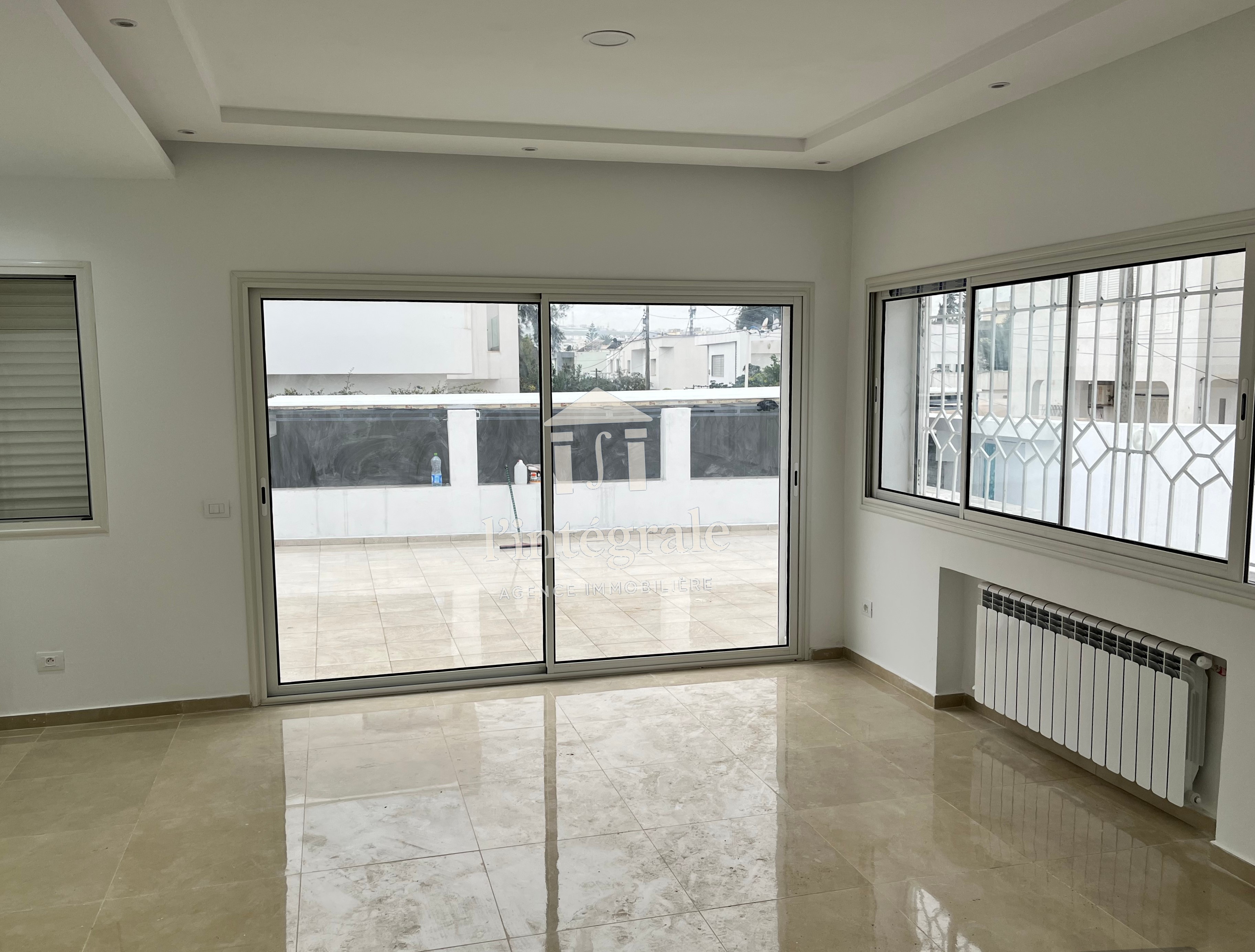 Ariana Ville&nbsp;El Menzah 5&nbsp;Location&nbsp;Maisons&nbsp;S3 tout neuf avec un grand jardin