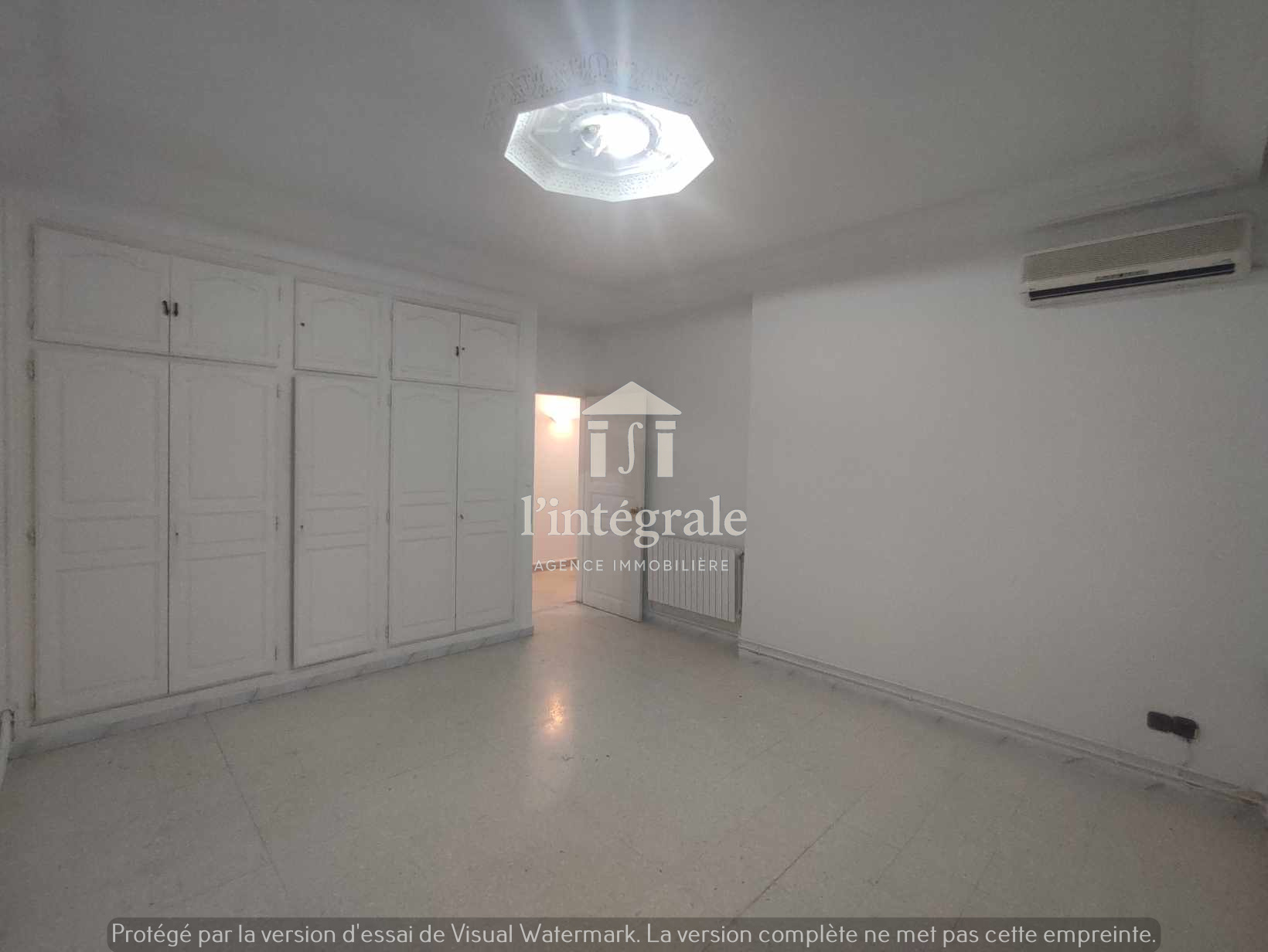 Ariana Ville&nbsp;Cite Ennasr 2&nbsp;Location&nbsp;Maisons&nbsp;Grand �tage s3 avec garage