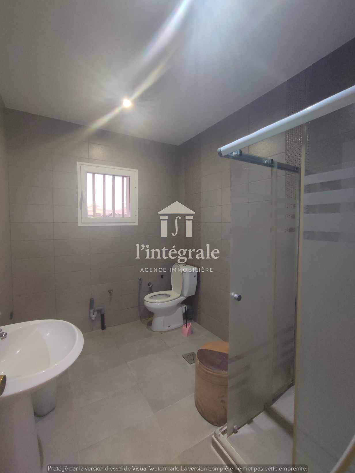 Ariana Ville&nbsp;Cite Ennasr 2&nbsp;Location&nbsp;Maisons&nbsp;Grand �tage s3 avec garage