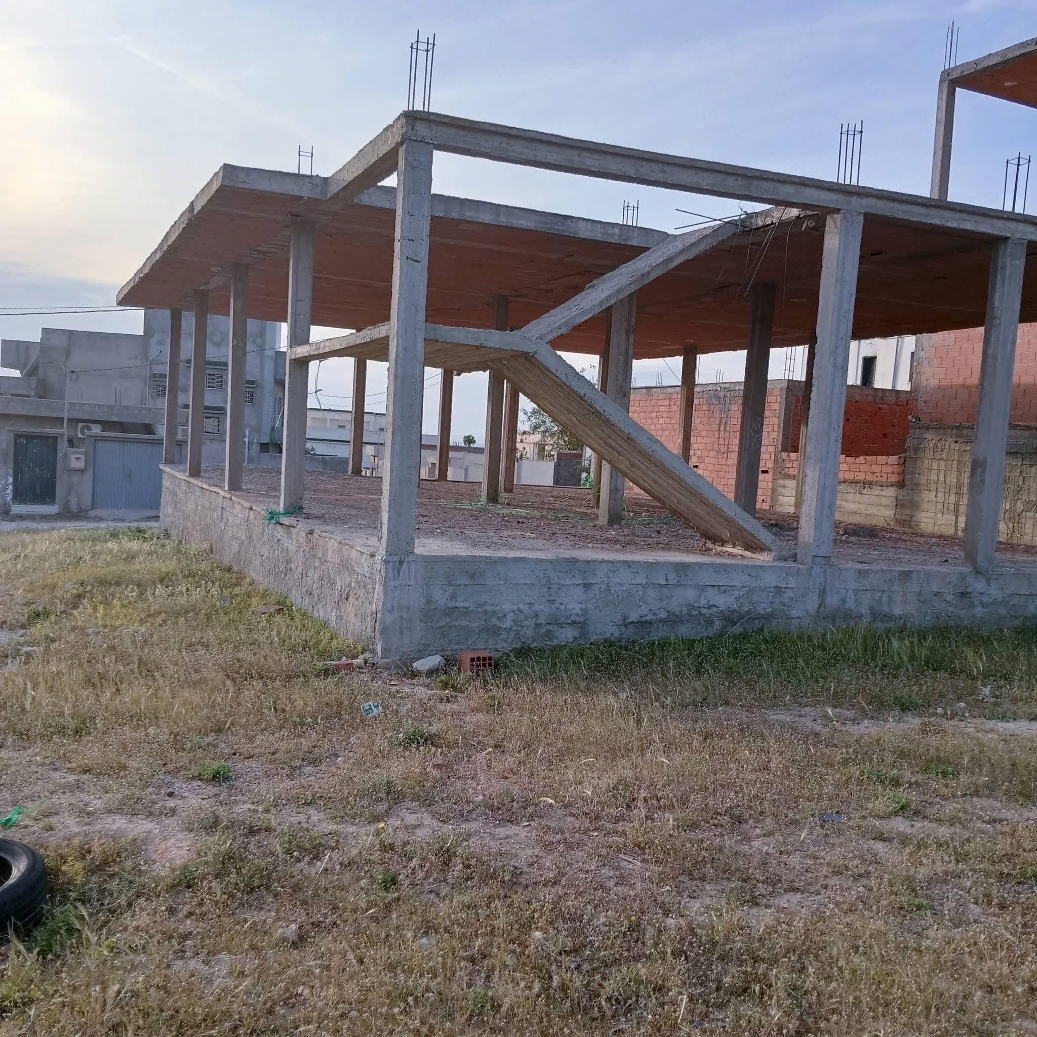 Raoued&nbsp;Borj Touil&nbsp;Terrain&nbsp;Terrain nu&nbsp;Borj touil vnt ter 405m2