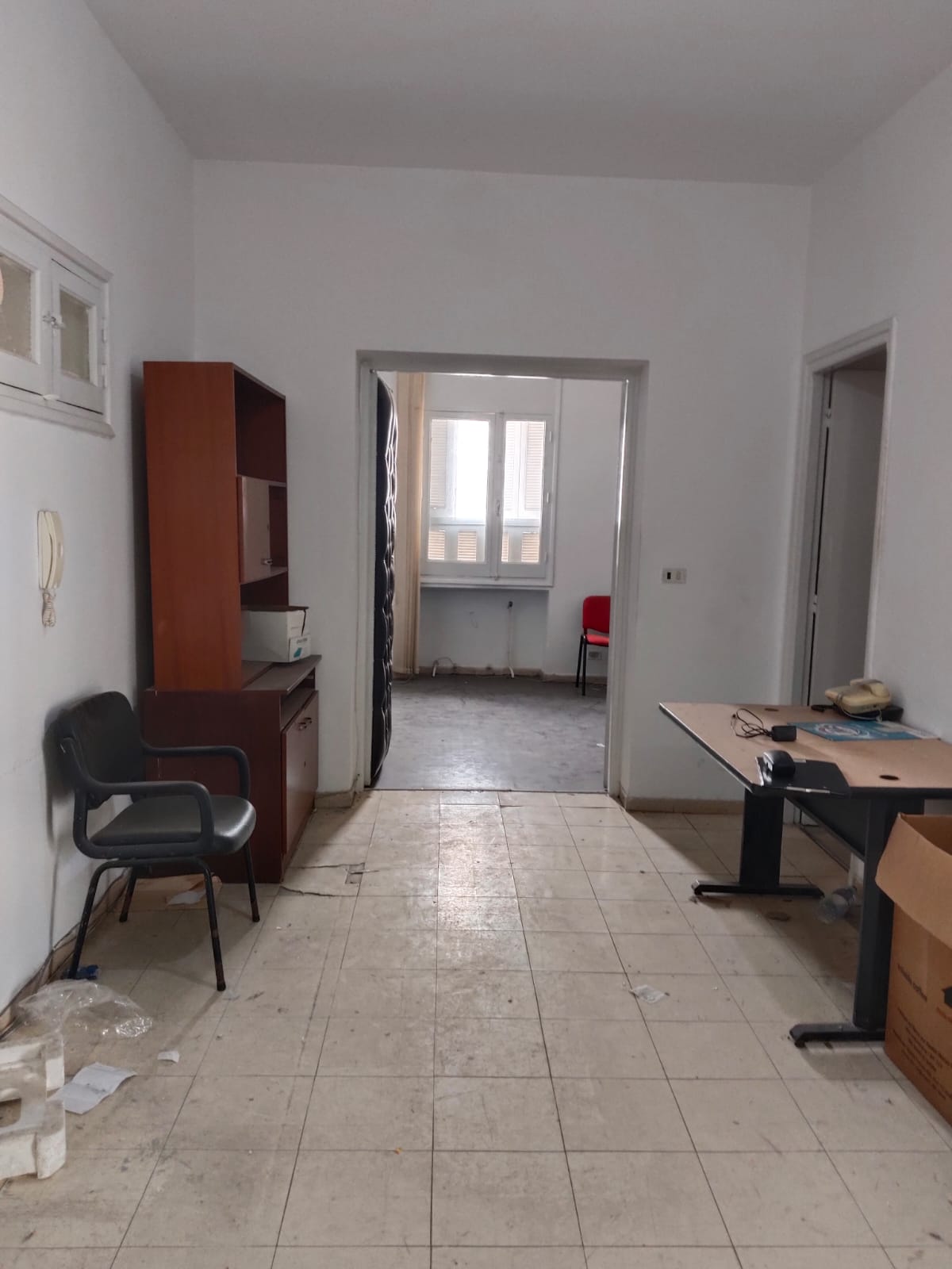 Bab Bhar&nbsp;Hedi Chaker&nbsp;Bureaux & Commerces&nbsp;Bureau&nbsp;H�di chaker loc vnt bur h4