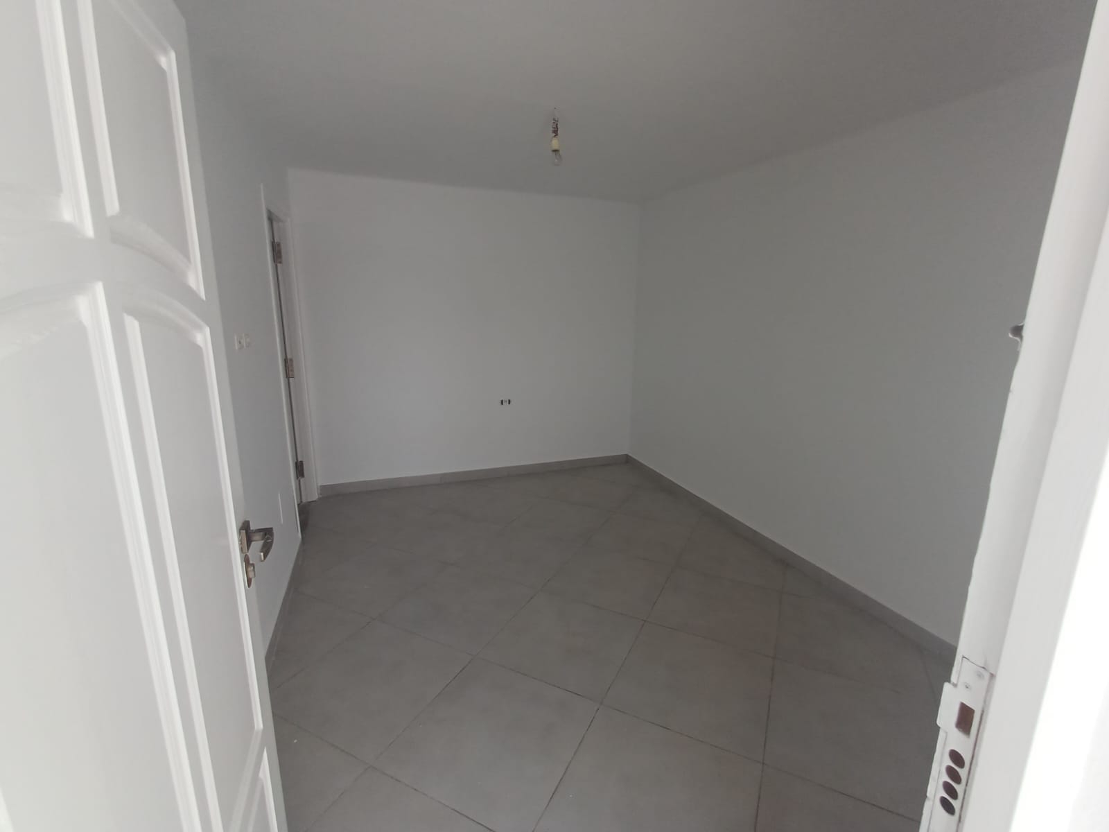 Ariana Ville&nbsp;Ariana&nbsp;Location&nbsp;Appart. 1 pi�ce&nbsp;Splus0 avec terrasse priv�e