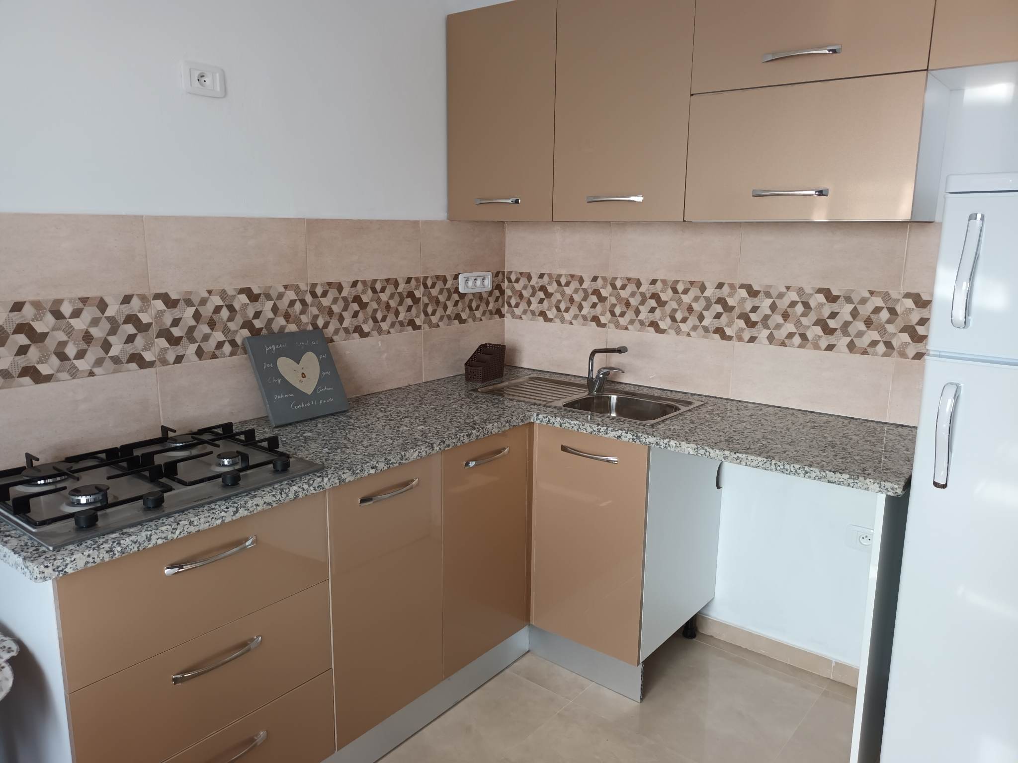 Bizerte Nord&nbsp;Bizerte&nbsp;Location&nbsp;Appart. 1 pi�ce&nbsp;Un appartement s1 situ� au corniche bizerte