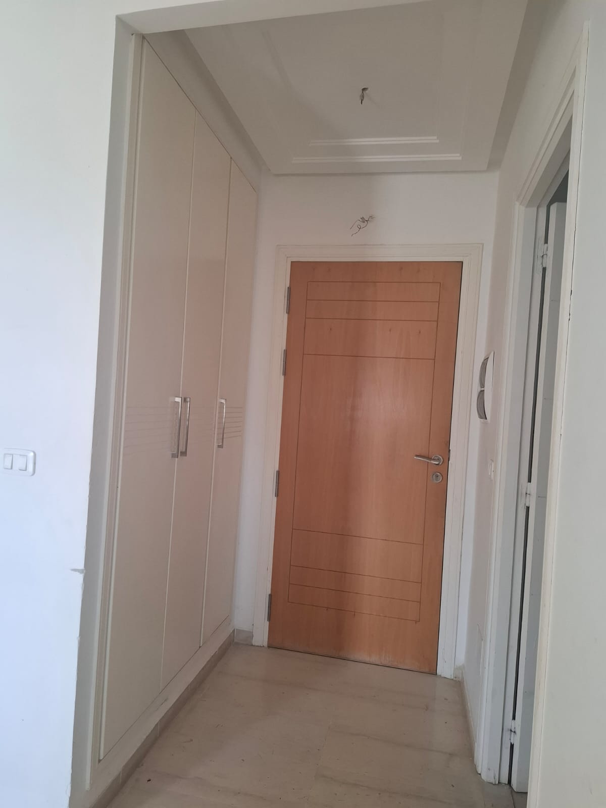 La Soukra&nbsp;Borj Louzir&nbsp;Location&nbsp;Appart. 2 pi�ces&nbsp;Un superbe studio s1 � borj louzir