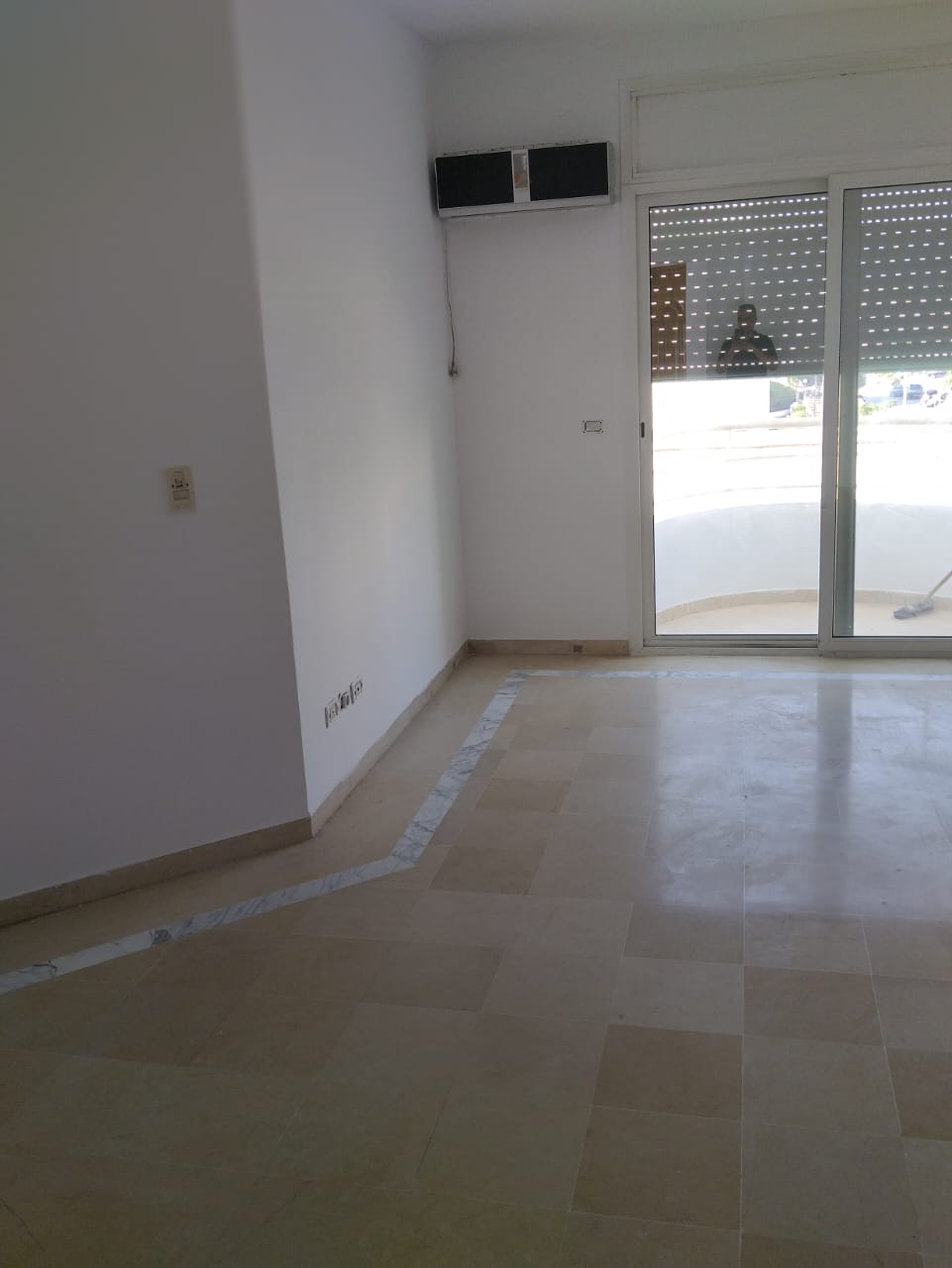 Mnihla&nbsp;Cite Ennasr&nbsp;Vente&nbsp;Appart. 4 pi�ces&nbsp;Un spacieux et ravissant appartement s3 � ennasr2