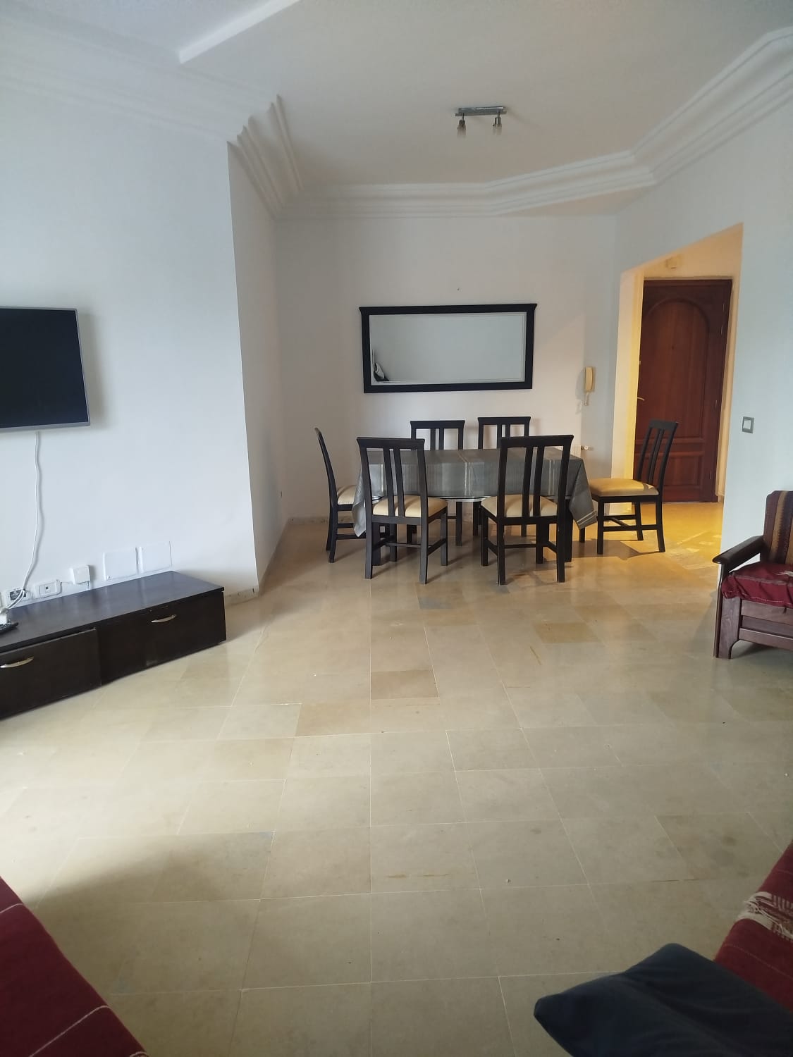 Mnihla&nbsp;Jardins d'el Menzah&nbsp;Location&nbsp;Appart. 4 pi�ces&nbsp;Un appartement s3 meubl� � jardin d'elmenzah1