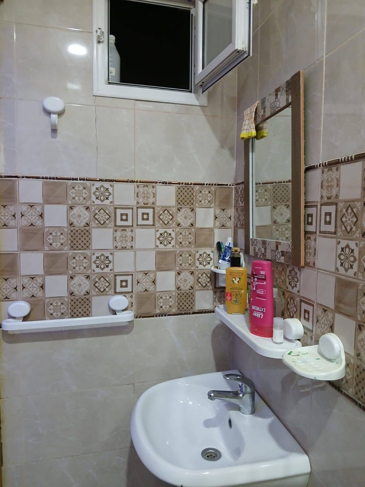 Mnihla&nbsp;Jardins d'el Menzah&nbsp;Vente&nbsp;Appart. 2 pi�ces&nbsp;Une maison ind�pendantes1 � jardin d'elmenzah2
