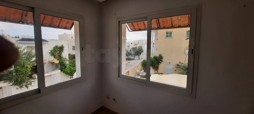 Mnihla&nbsp;Cite Ennasr&nbsp;Location&nbsp;Appart. 5 pi�ces+&nbsp;Un vaste �tage de villa � ennasr2