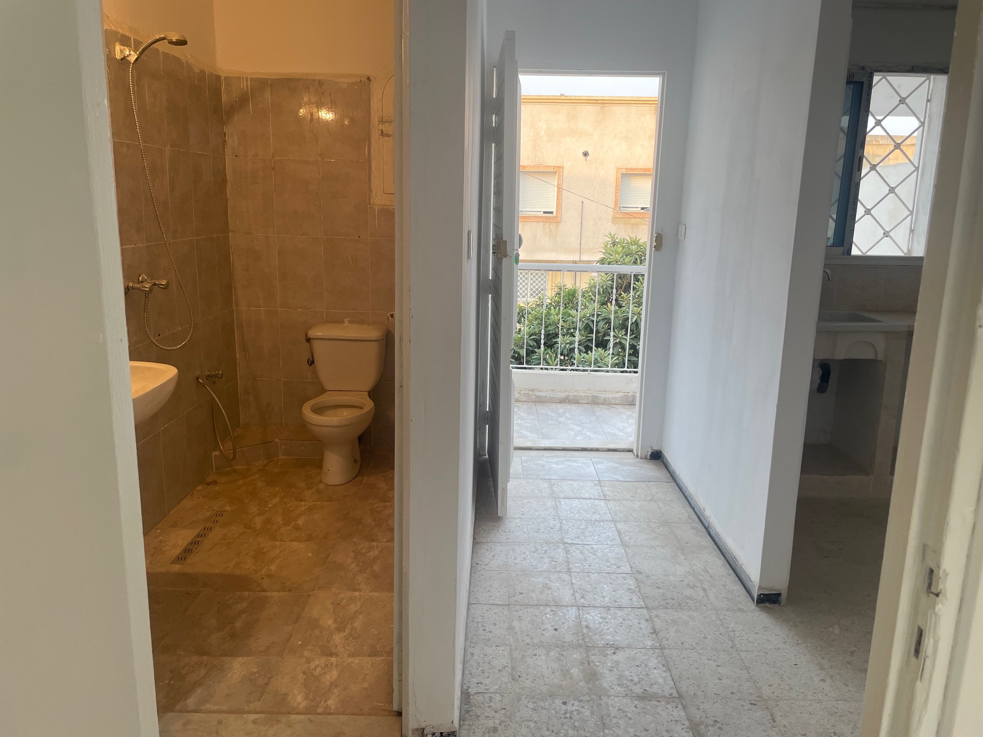 El Ouerdia&nbsp;El Ouerdia&nbsp;Location&nbsp;Appart. 2 pi�ces&nbsp;1er etage salon et 2 chambres a ibn sina 1