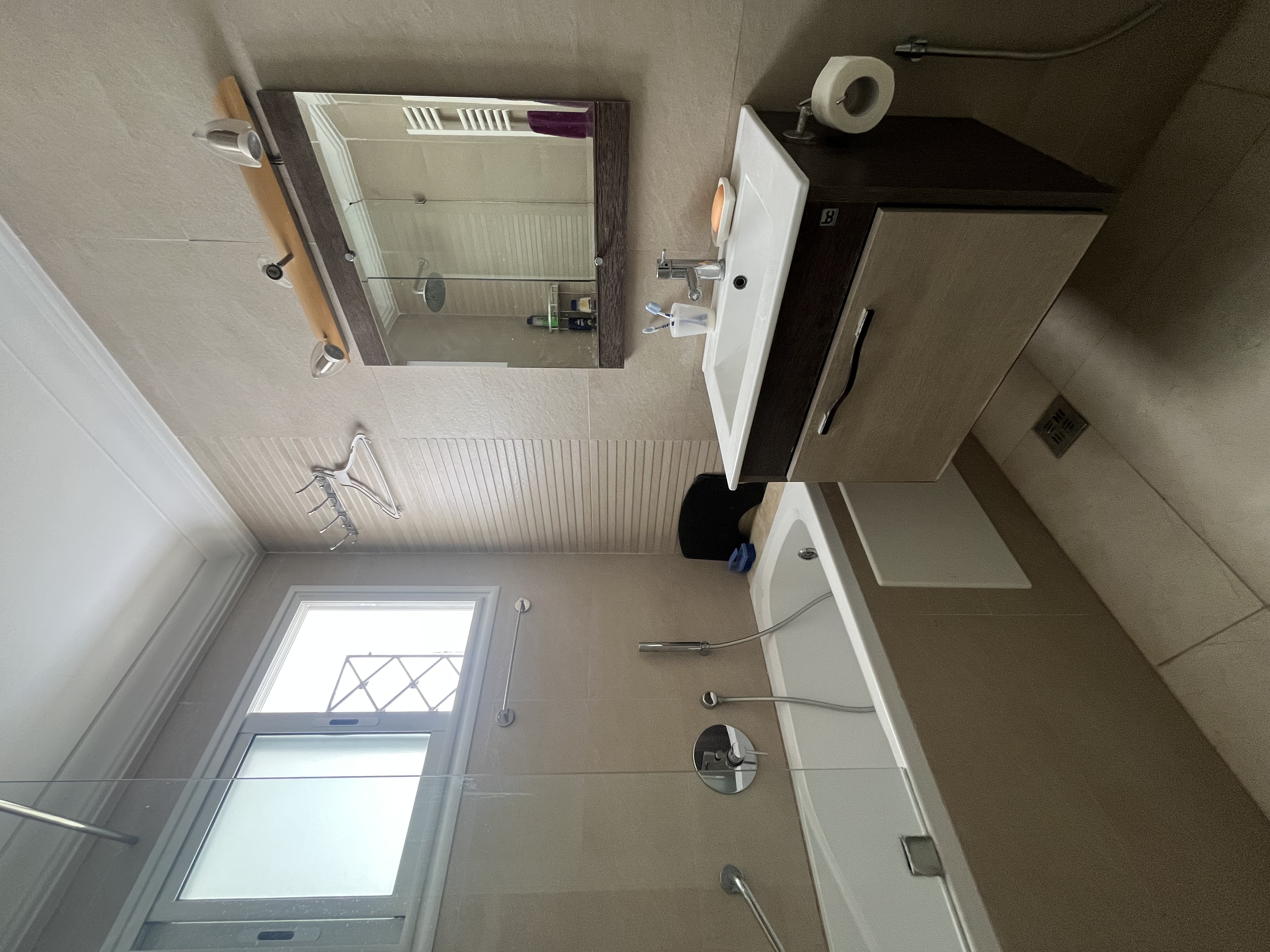 Ariana Ville&nbsp;Cite Ennasr 1&nbsp;Location&nbsp;Appart. 5 pi�ces+&nbsp;Grand appartement familial  ennaser 1