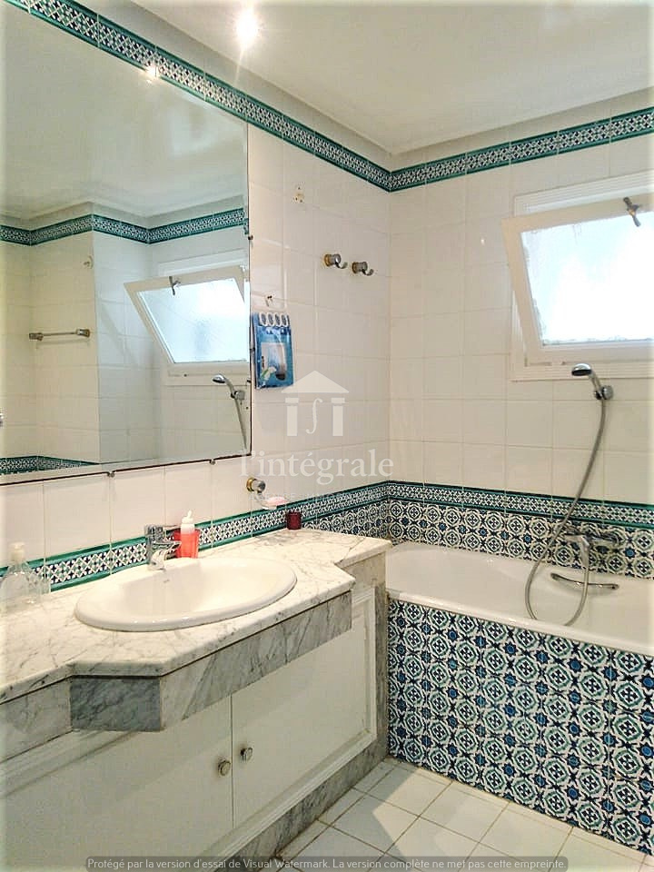 Ariana Ville&nbsp;Cite Ennasr 2&nbsp;Location&nbsp;Appart. 4 pi�ces&nbsp;S3 avec place parking et cellier